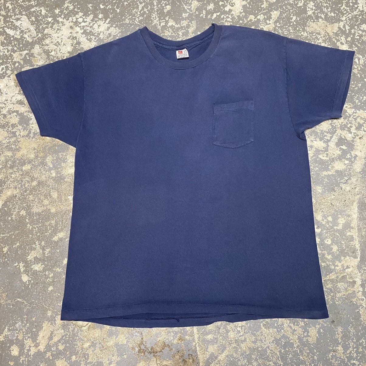 Vintage Vintage Hanes Navy Blank 90s Single Stitch Pocket Tshirt Size US XL / EU 56 / 4 - 1 Thumbnail