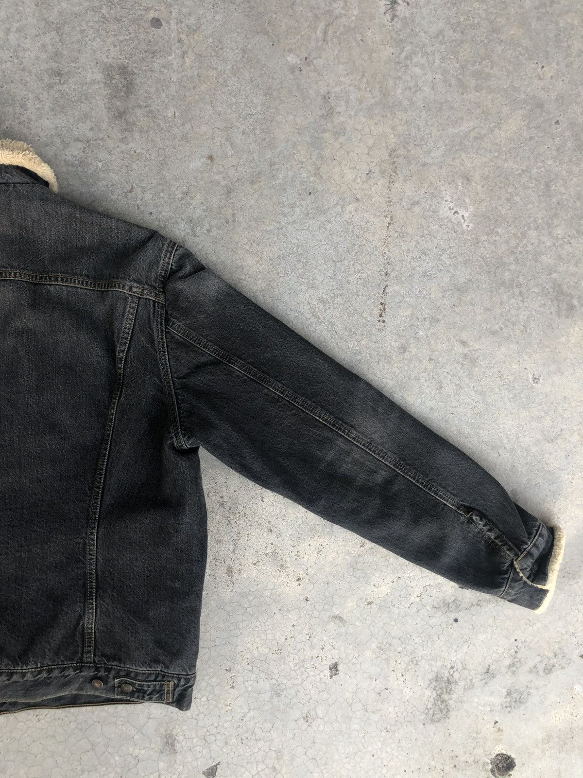 Levi's Y2k Levis Sherpa Lined Denim Jacket Distressed Size US L / EU 52-54 / 3 - 13 Thumbnail