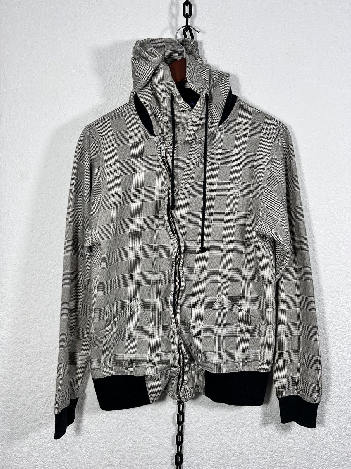 BEAMS ASYMMETRIC ZIPPER SQUARED ZIP UP HOODIE