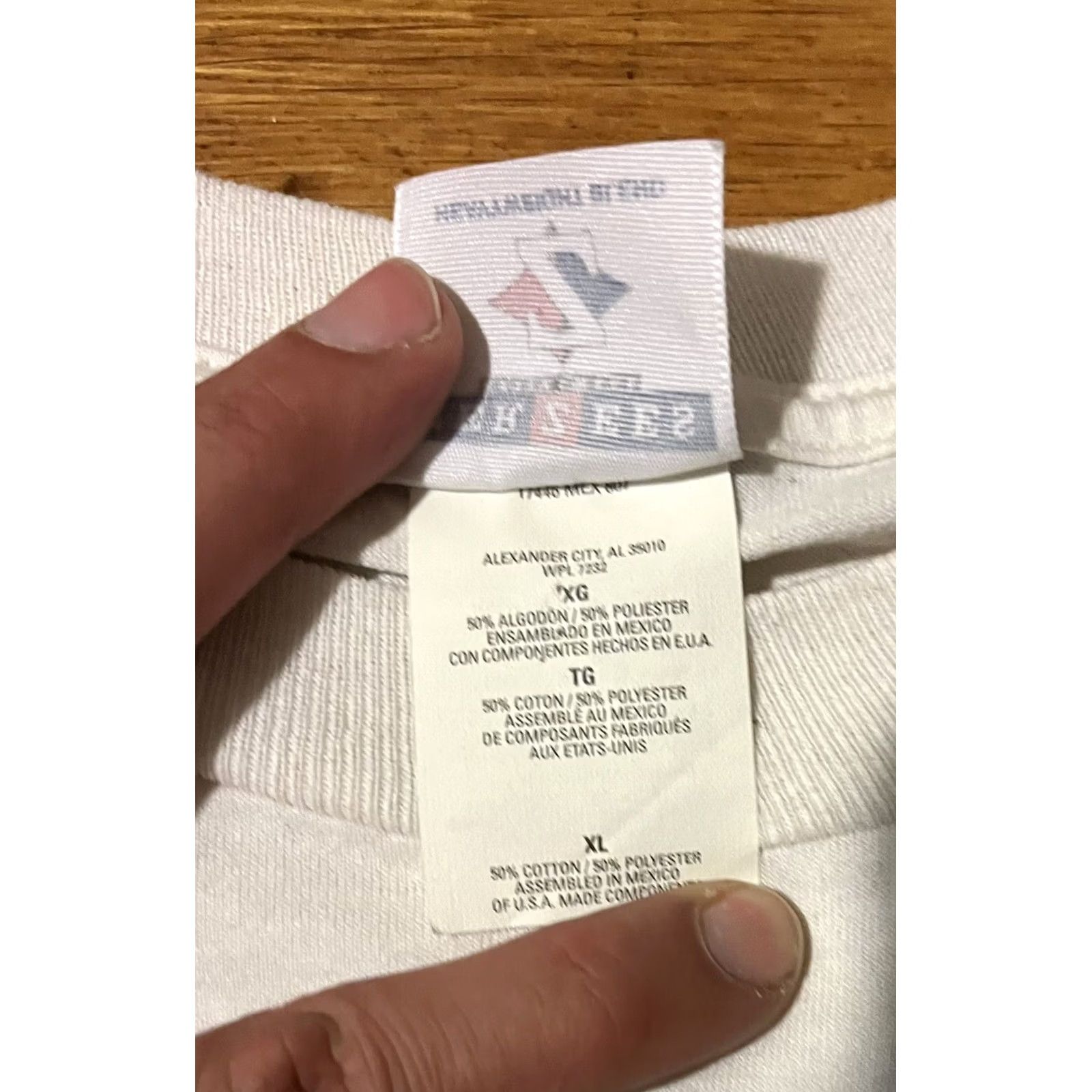 Jerzees VINTAGE Fish Long Island Shirt Mens Extra Large White Grey 90s Graphic Print Size US XL / EU 56 / 4 - 4 Thumbnail
