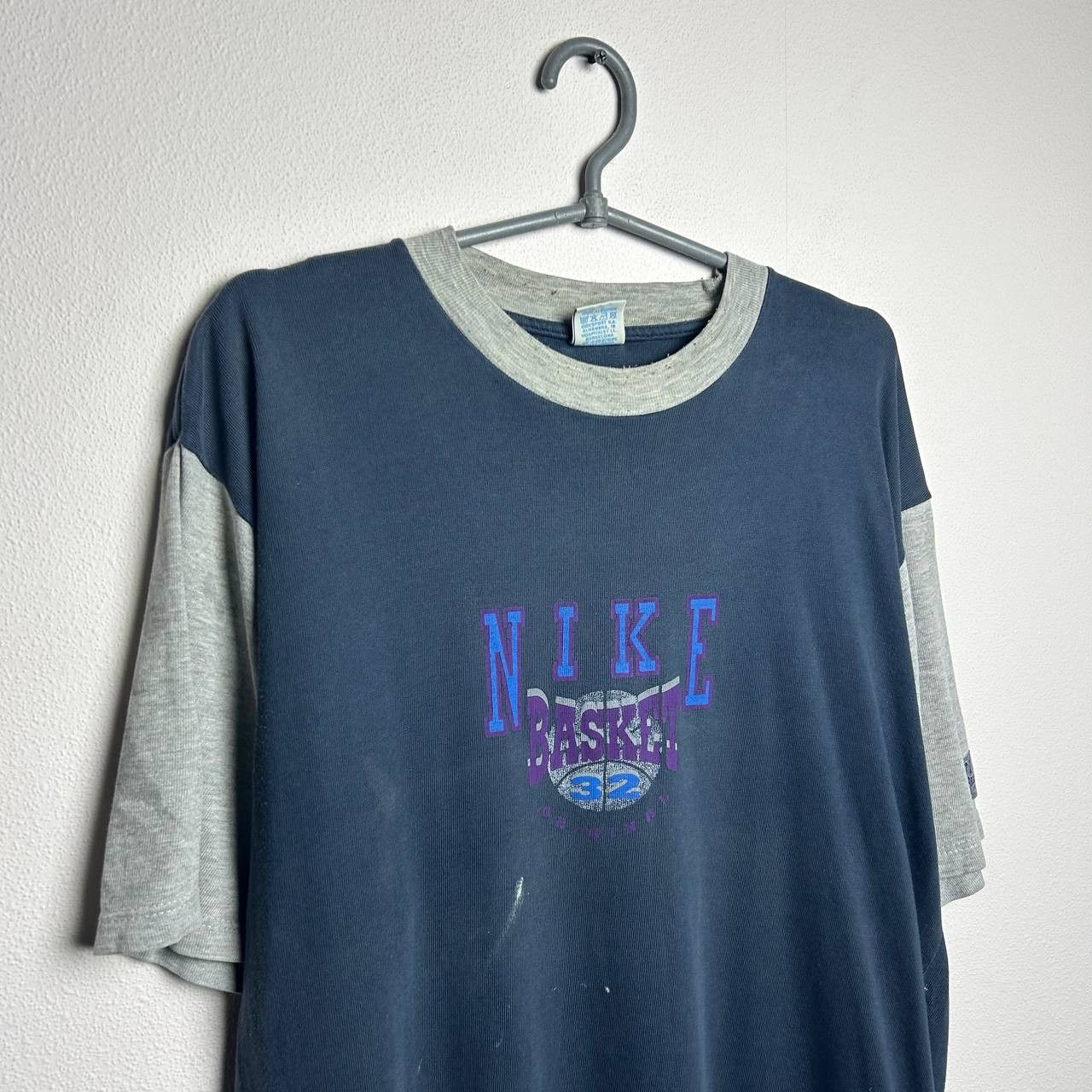 Nike Vintage Nike Basket 90s Streetwear rare tee size XL Size US XL / EU 56 / 4 - 2 Thumbnail