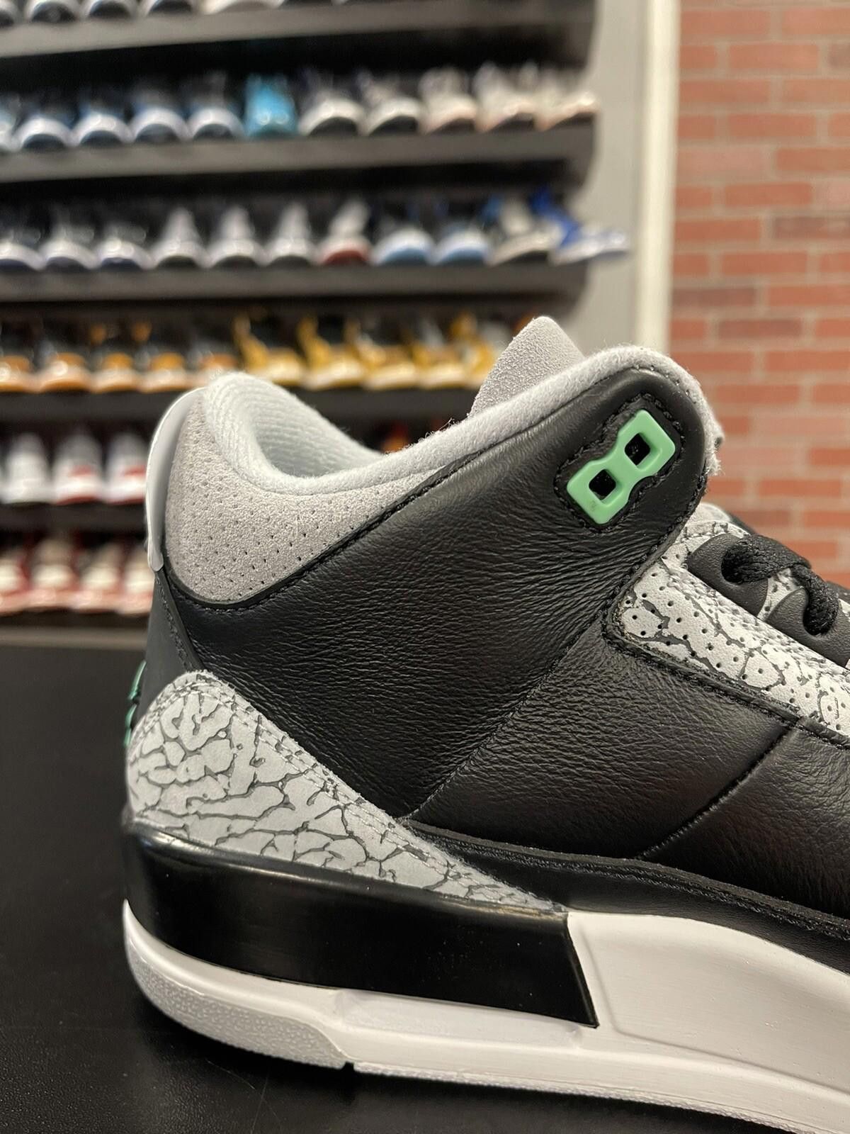 Jordan Brand Size 11 - Air Jordan 3 Retro Green Glow Black CT8532-031 Size US 11 / EU 44 - 6 Thumbnail