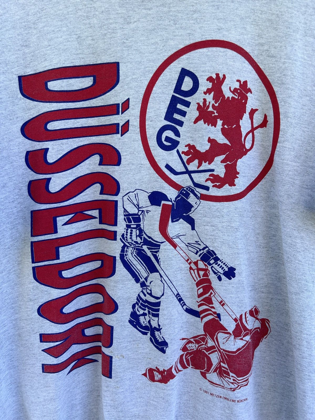 NHL 90s Vintage Dusseldorf Eishockey 1991 Metzen Embleme T-Shirt Size US M / EU 48-50 / 2 - 2 Thumbnail