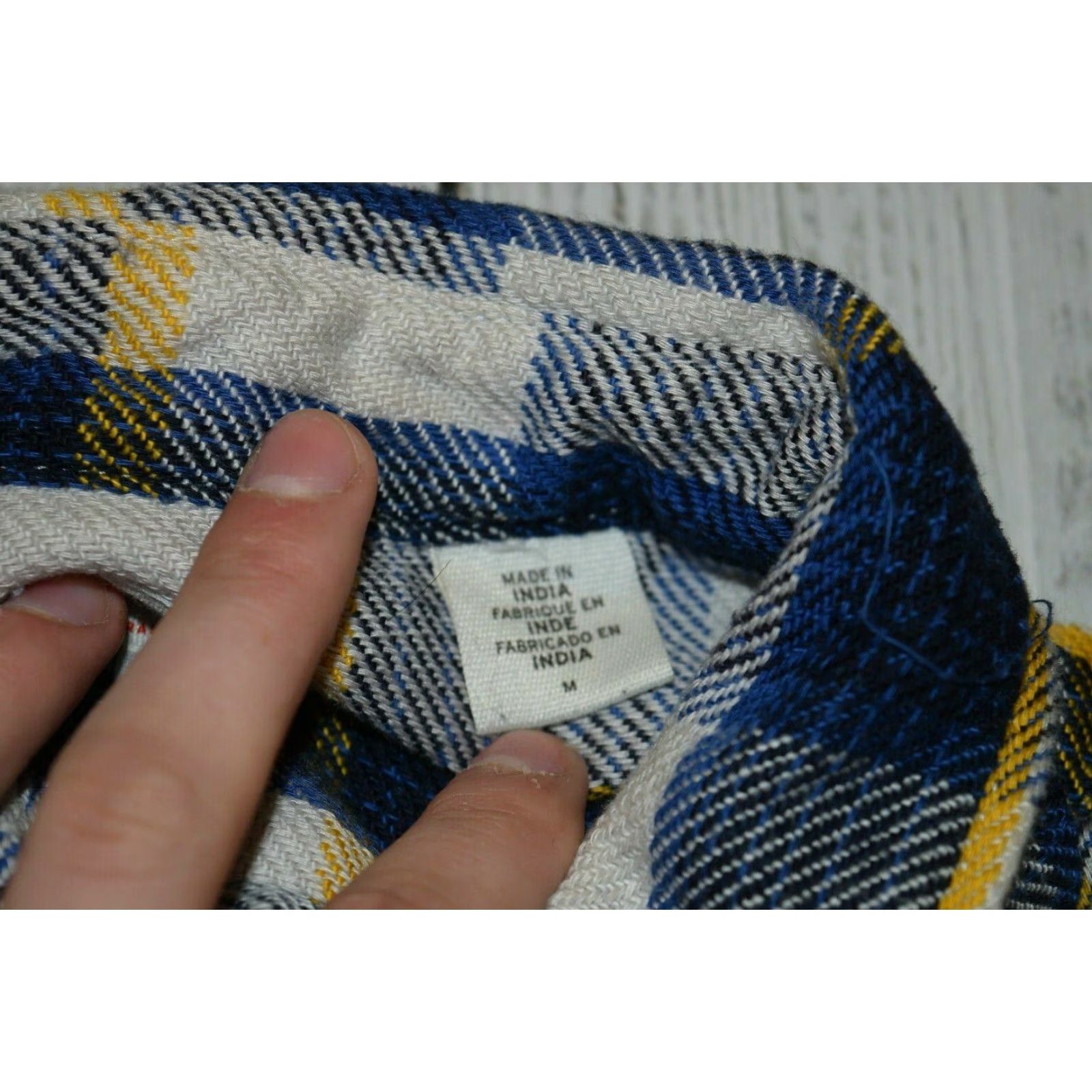 Levi's Levi's Button-Front Shirt Mens Plaid Long Sleeve Size M Blue White Yellow 100% Cotton Collared button-up Vintage: No Size US M / EU 48-50 / 2 - 6 Thumbnail