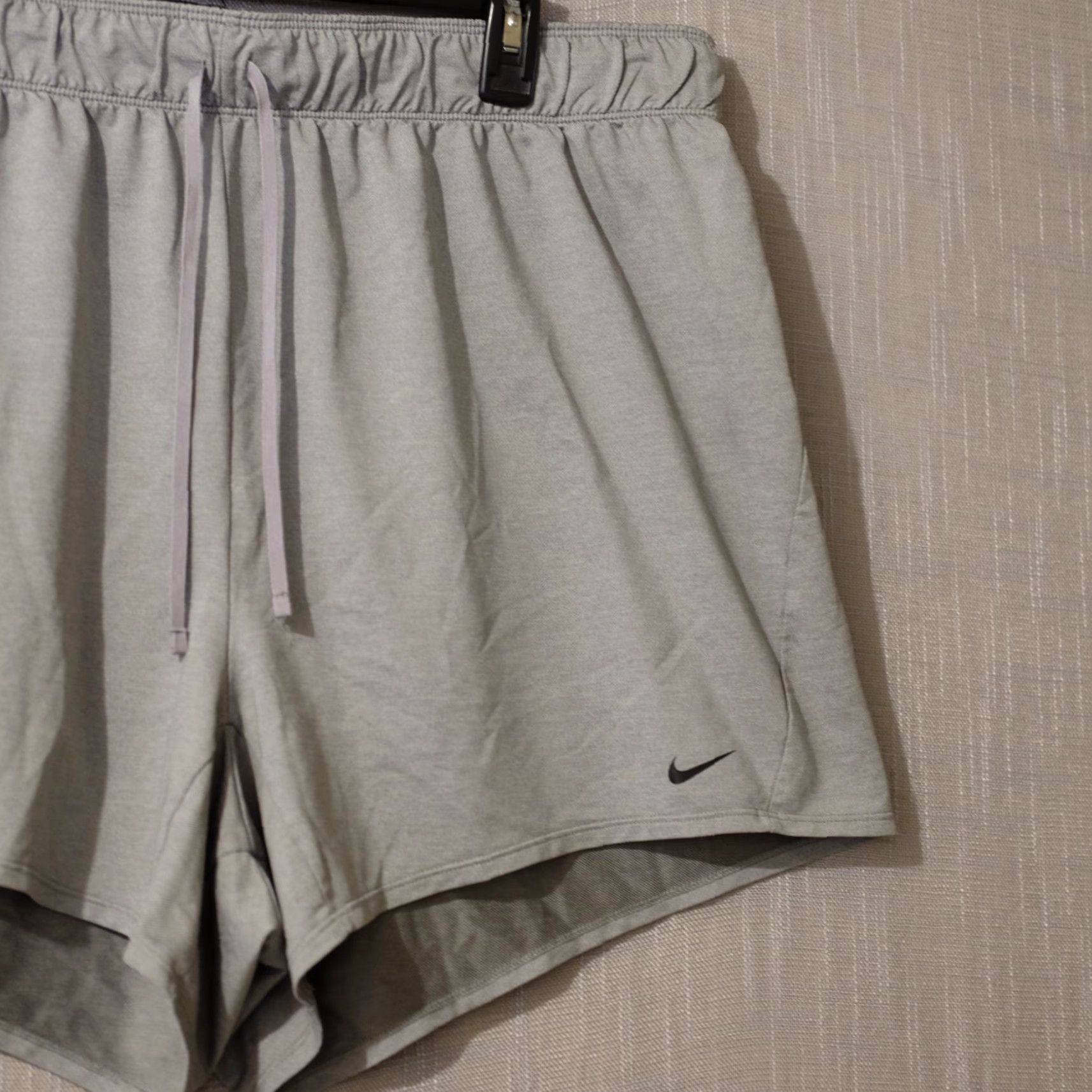 Nike Nike Dri-Fit Stretch Athletic Running Shorts Grey Women's 1X Athletic Shorts Nike Women's 1X Grey Dri-Fit Stretch Running Shorts Size 40" / US 18 - 3 Thumbnail