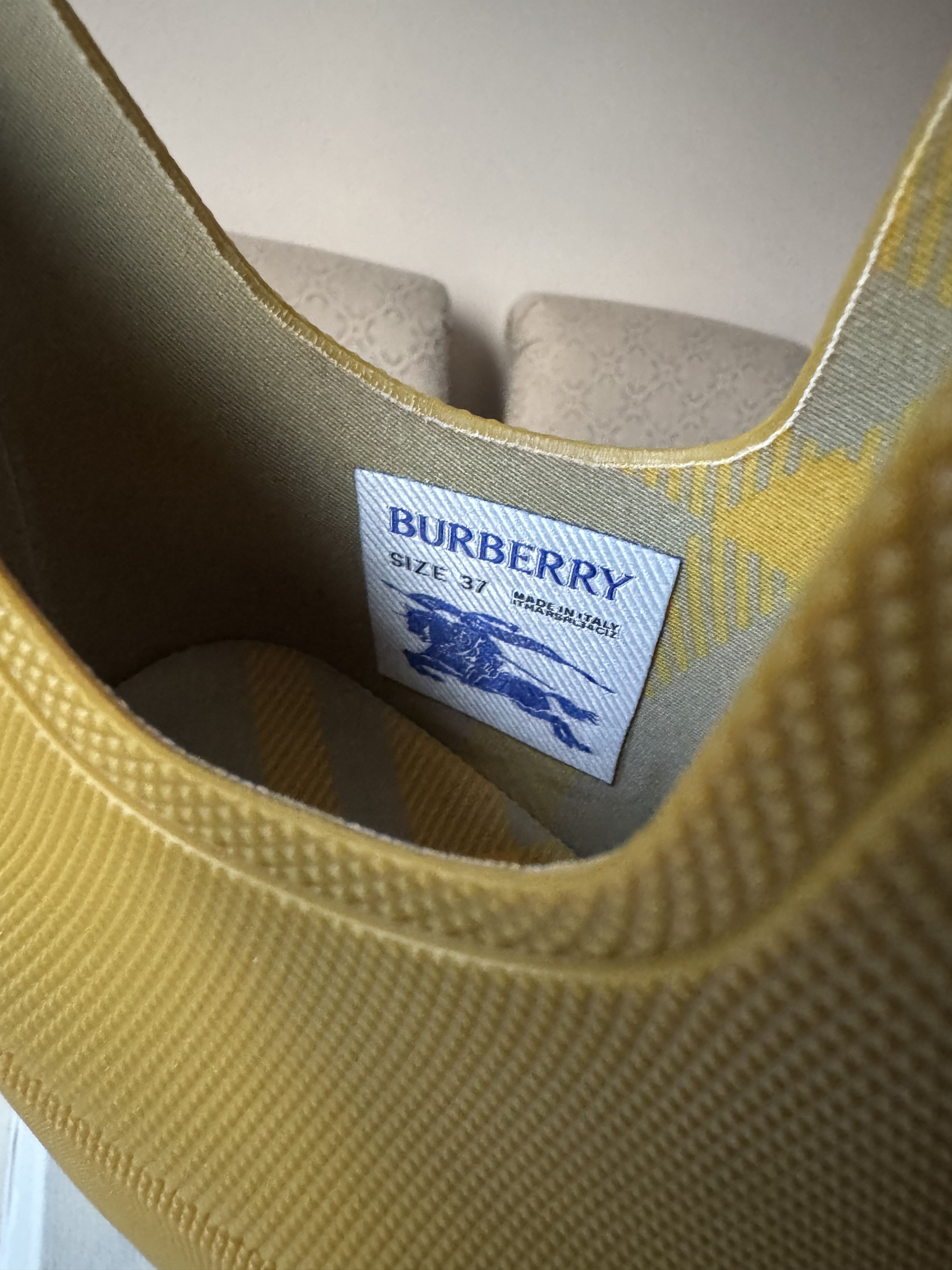 Burberry Burberry Marsh Size US 7 / IT 37 - 7 Thumbnail