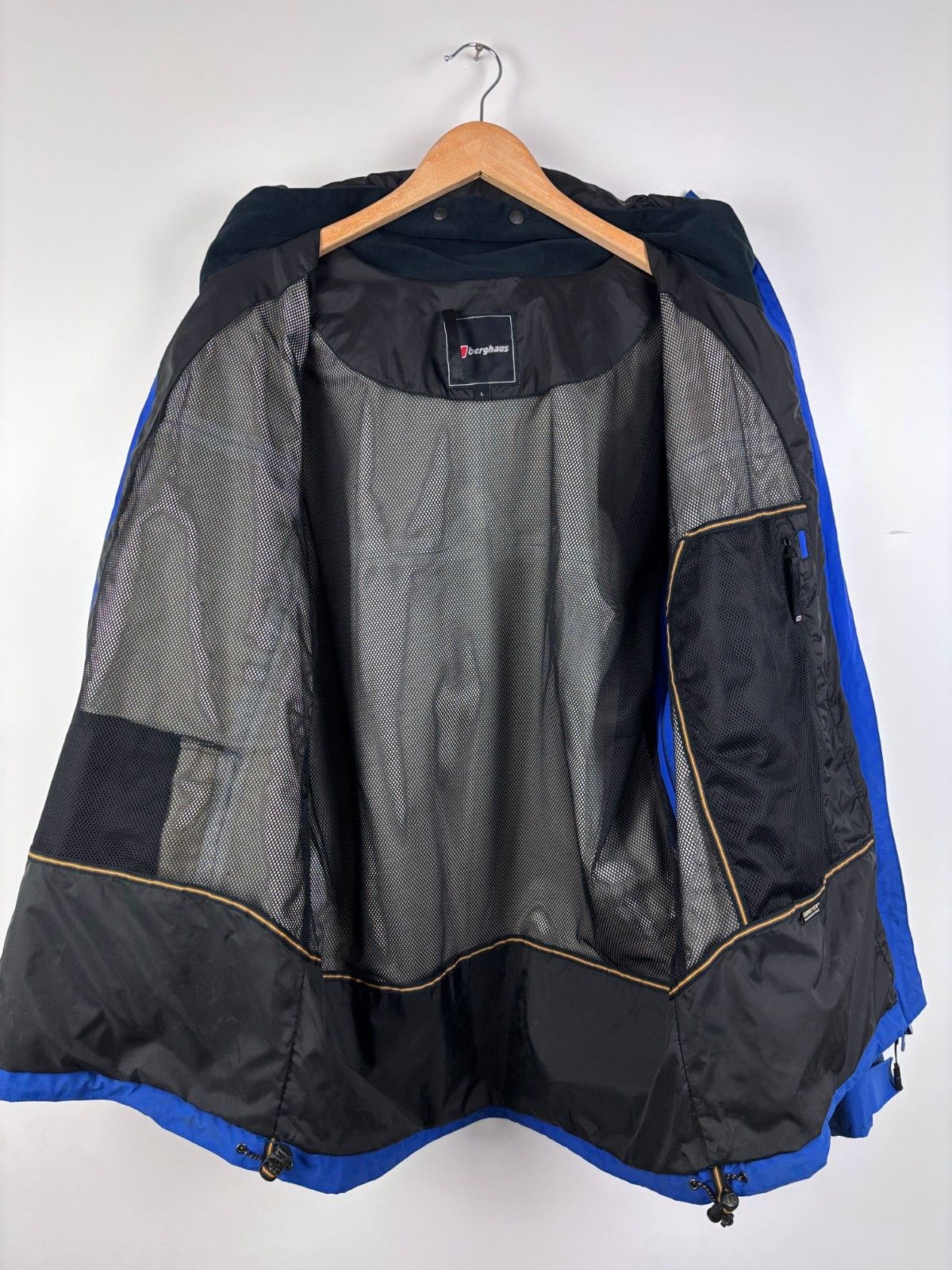 Berghaus Berghaus Mera Peak Gore-Tex Jacket Outdoor Blue Size L Size US L / EU 52-54 / 3 - 10 Thumbnail