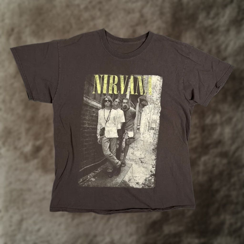 Etro Nirvana T-Shirt Mens Regular Short Sleeve Crew Neck Gray Cotton Logo 90s Retro Grunge Kurt Cobain Size M Size US M / EU 48-50 / 2 - 1 Thumbnail