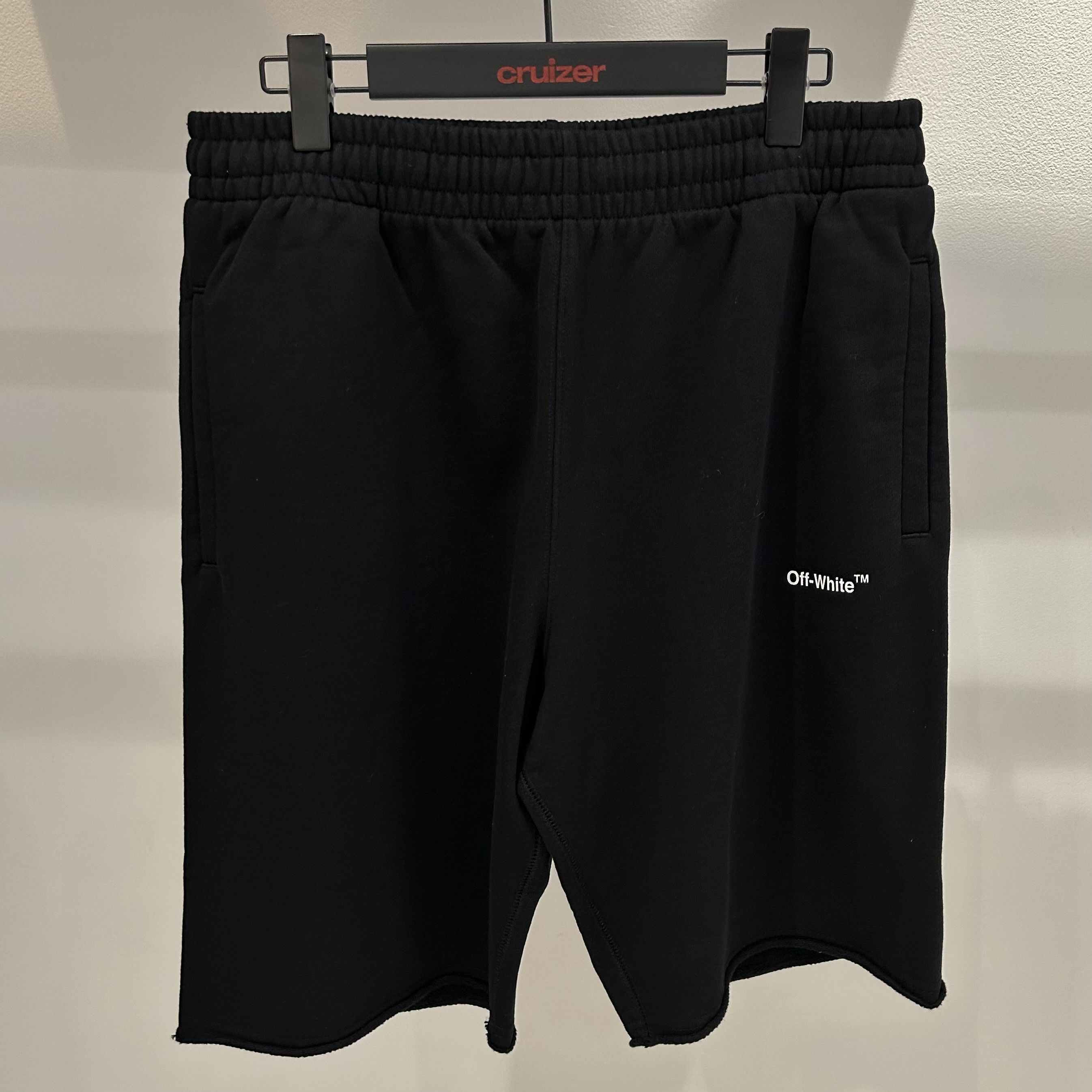 Off-White OFF-WHITE Spray Paint Diag Logo Print Shorts Size US 34 / EU 50 - 1 Thumbnail