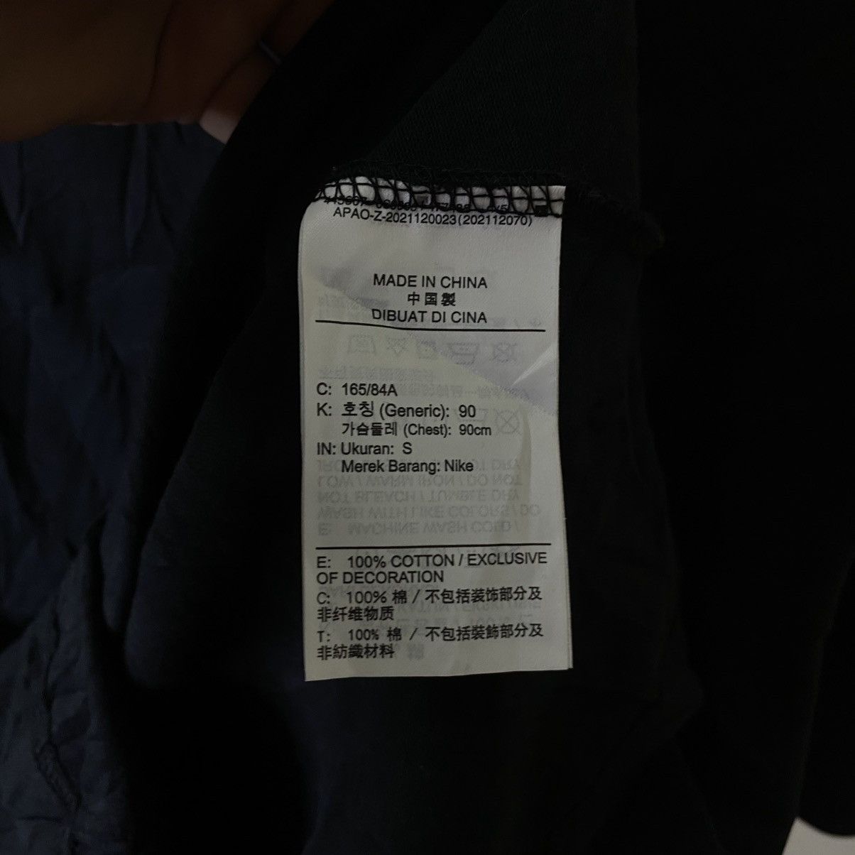 Nike Y2K Nike Air Jordan Hanging Shoes T Shirt Size US M / EU 48-50 / 2 - 4 Thumbnail