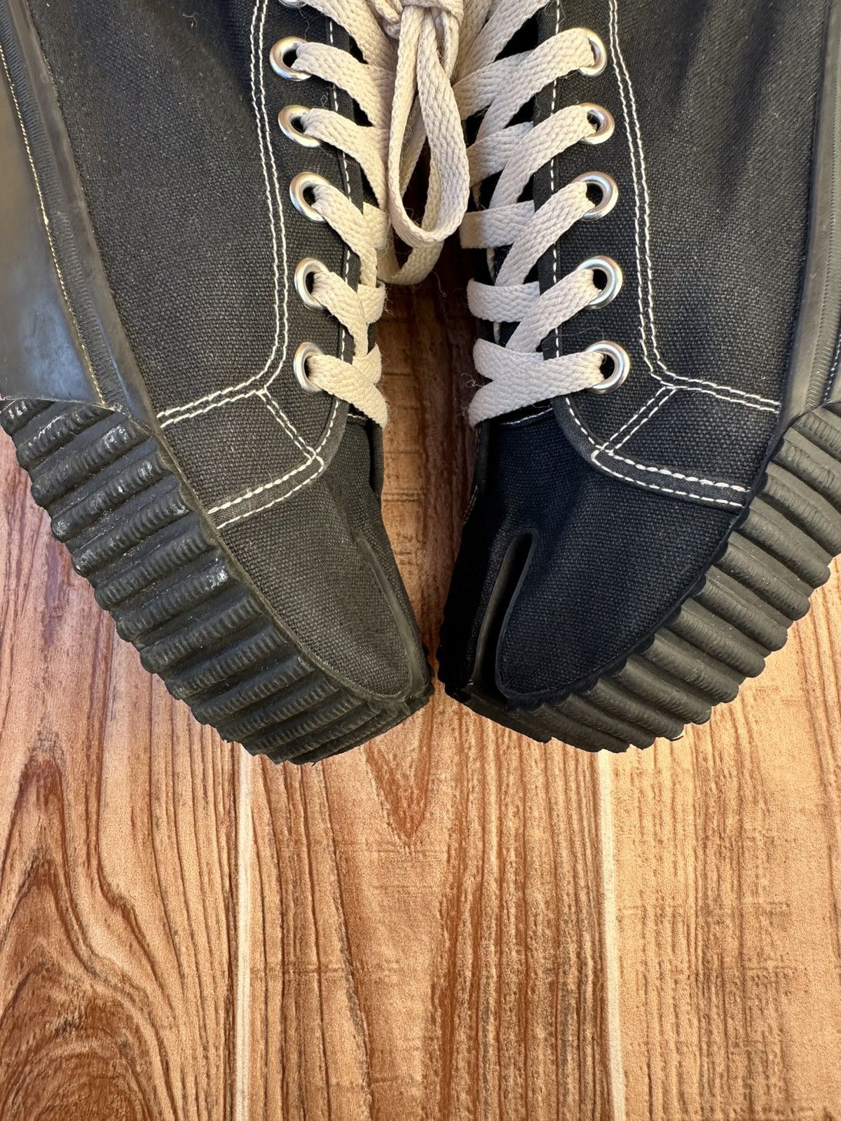 Maison Margiela Maison margiela Tabi Canvas Hightop Black Sneaks 22. Size US 8 / IT 38 - 6 Thumbnail