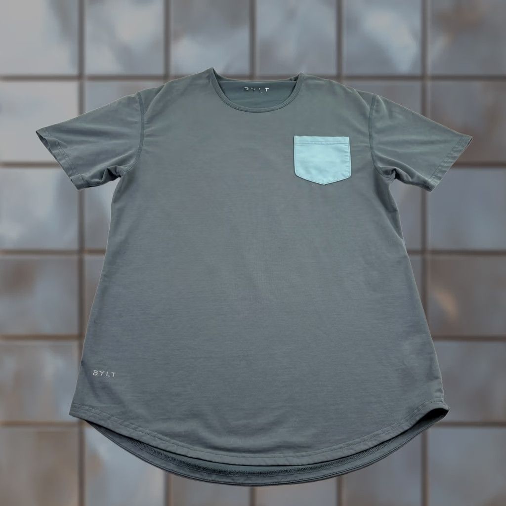 Asics BYLT Basics Shirt Mens M Gray Drop Cut Crew Neck Stretch Athleisure Pocket Shirt Mens Gray BYLT Basics Pocket Crew Neck Short Sleeve T-Shirt Size US M / EU 48-50 / 2 - 1 Thumbnail