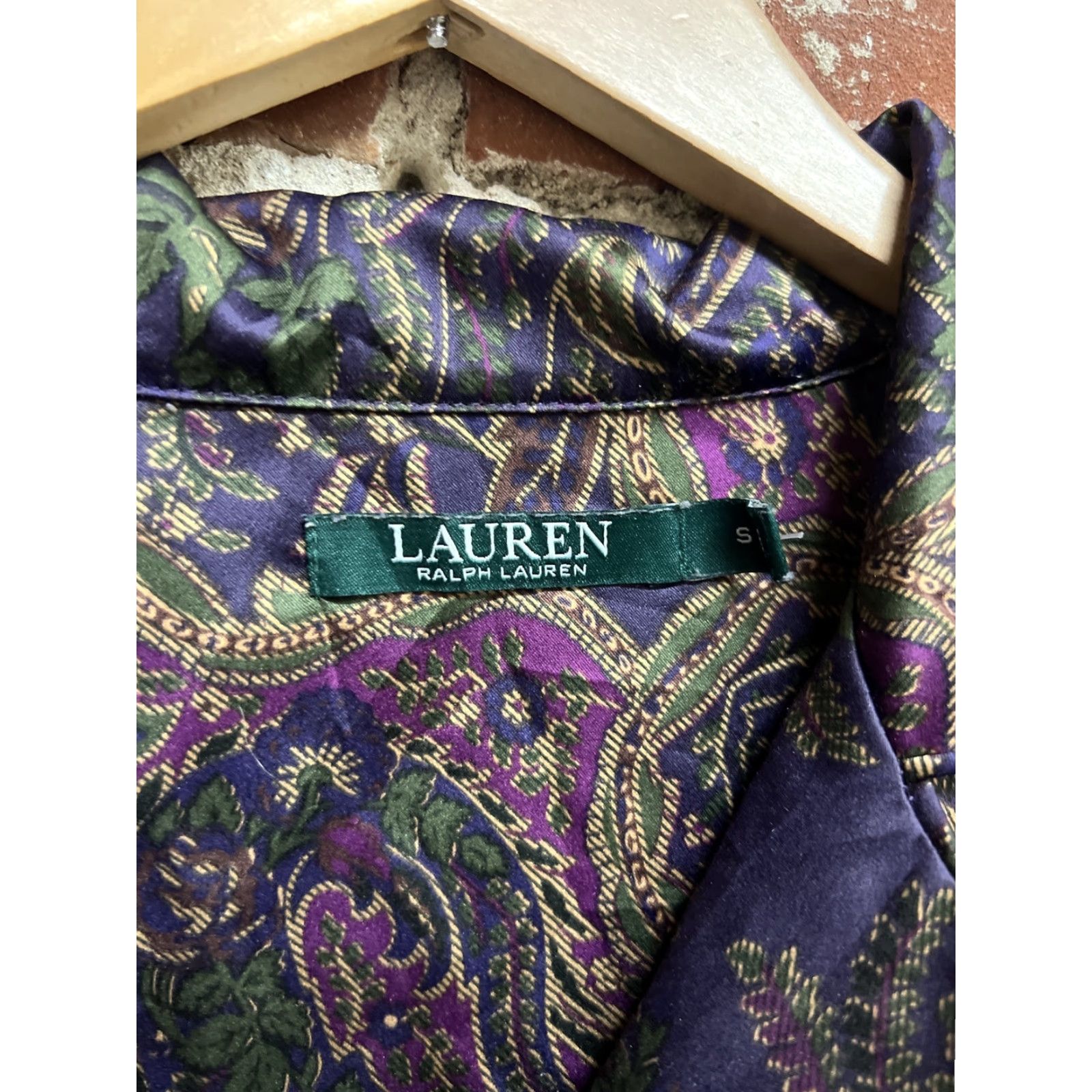 Ralph Lauren Lauren Ralph Lauren Womens Purple Paisley Pattern Button-Up Size Small Shirt Womens S Purple Paisley Pattern Button-Up Short Sleeve? Size S / US 4 / IT 40 - 3 Thumbnail