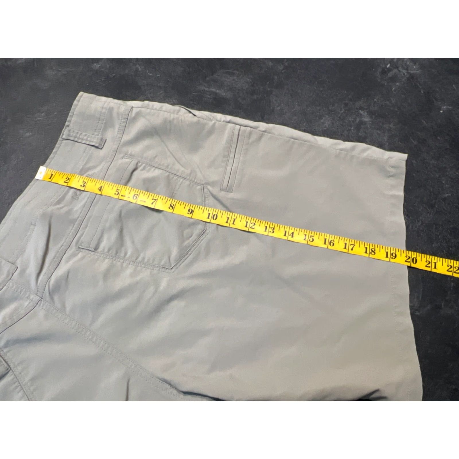 Vintage Kuhl Shorts Mens 40 Beige Ripstop Chino Hiking Outdoor Casual Pockets 11 Inseam Mens Size US 40 / EU 56 - 4 Thumbnail
