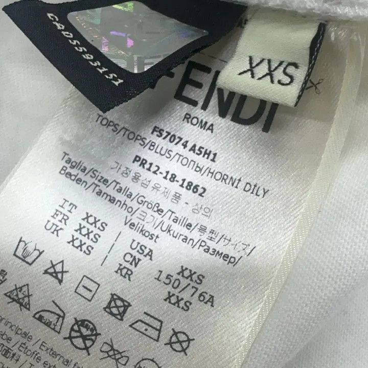 Fendi Fendi Logo Print Short Sleeve T-Shirt for Women -2507 Size XXS / US 00 / IT 34 - 2 Thumbnail
