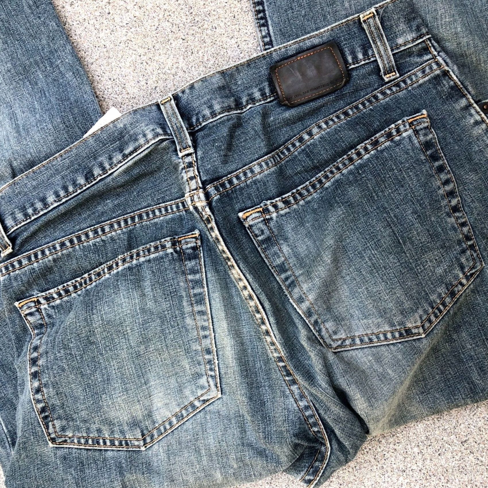 Gap GAP Denim Jeans Men's 32 x 32 Relaxed Fit Blue Denim Pants Medium Wash Straight Style Jeans Mens Size US 32 / EU 48 - 4 Thumbnail