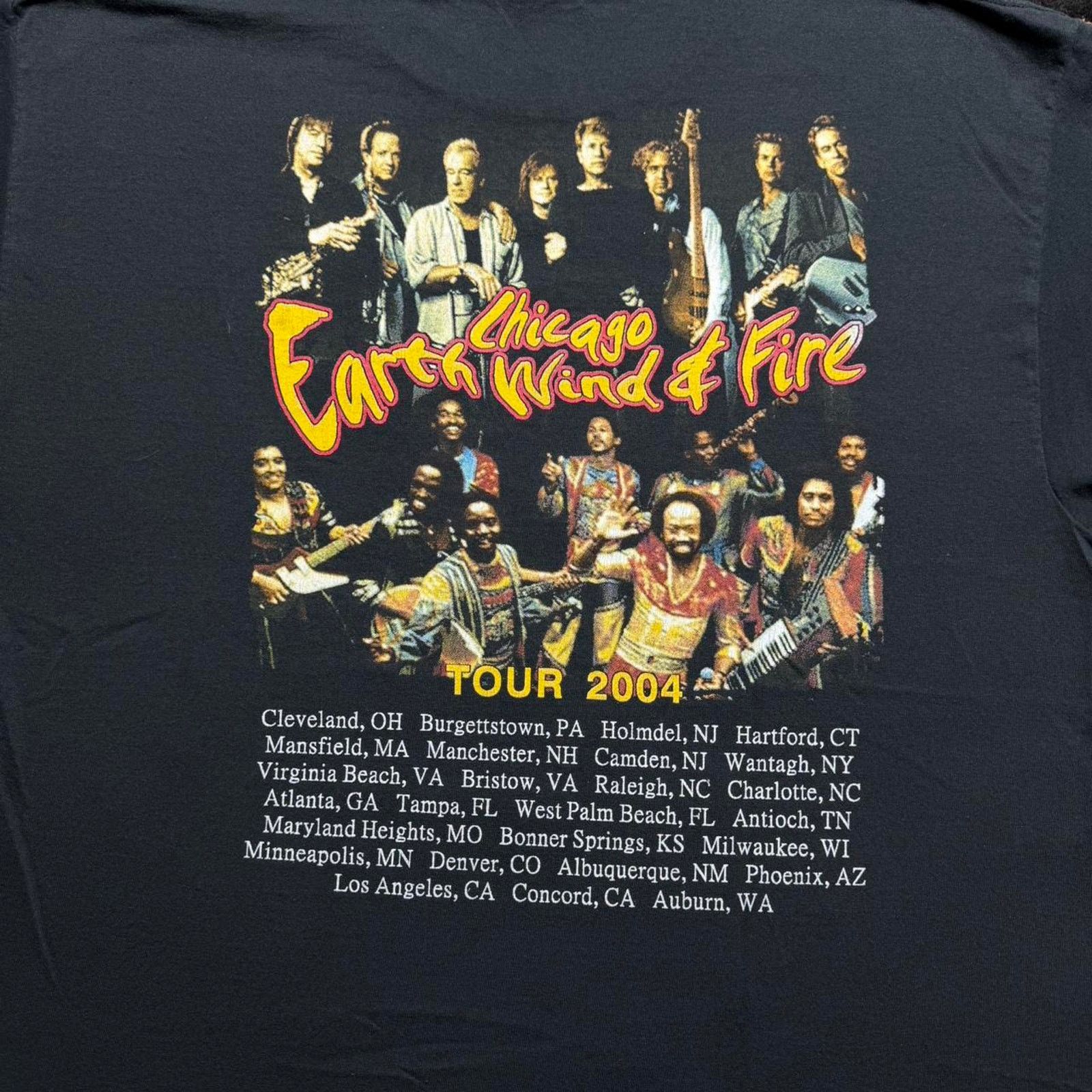 Band Tees × Vintage Vintage Y2K Chicago and Earth, Wind & Fire 2004 Tour T-shirt Size US XL / EU 56 / 4 - 7 Thumbnail