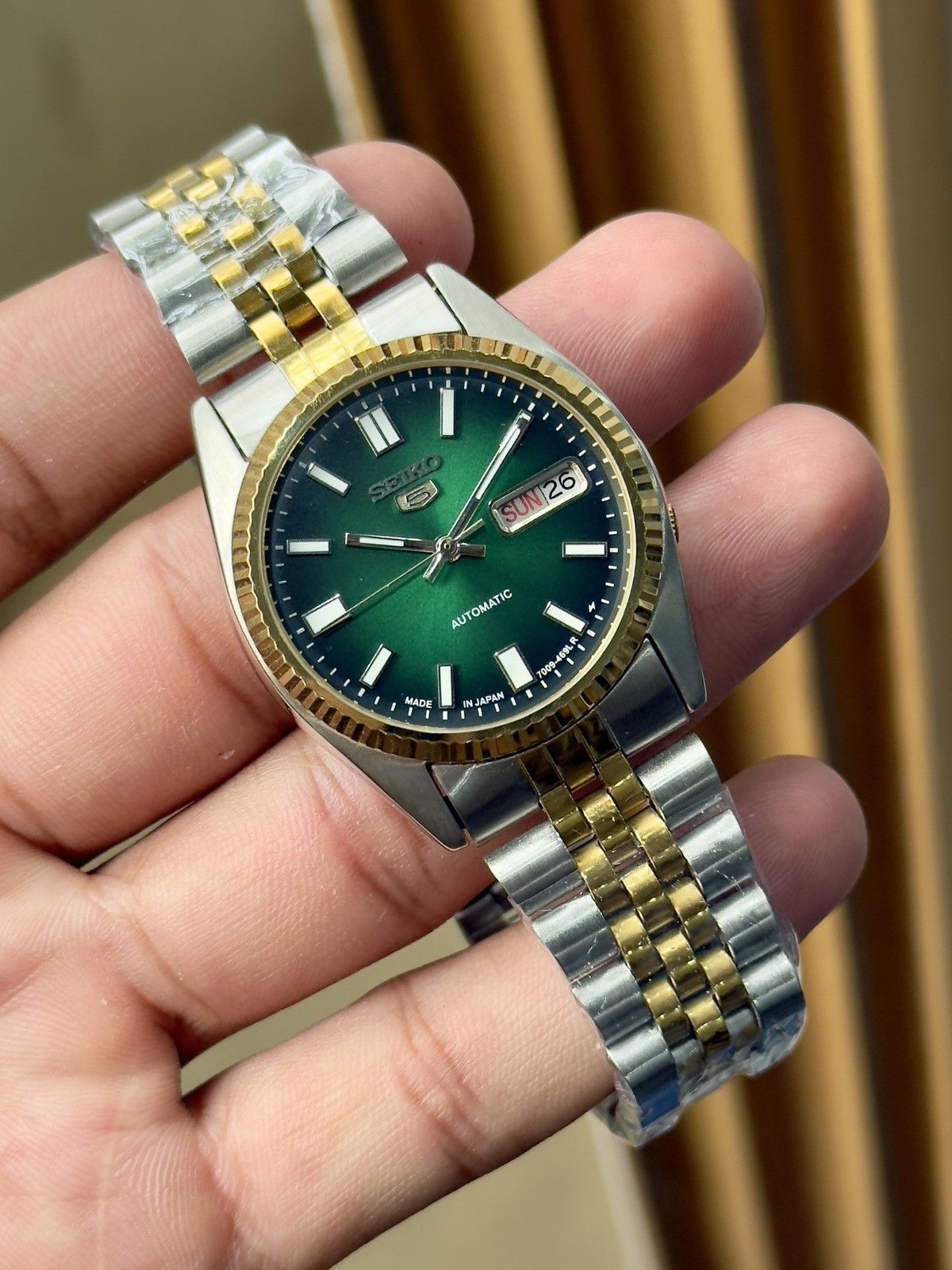 Vintage Seiko SNXJ NOS Automatic 7009 green Dial Men’s Wrist Watch Size 36 - 2 Thumbnail
