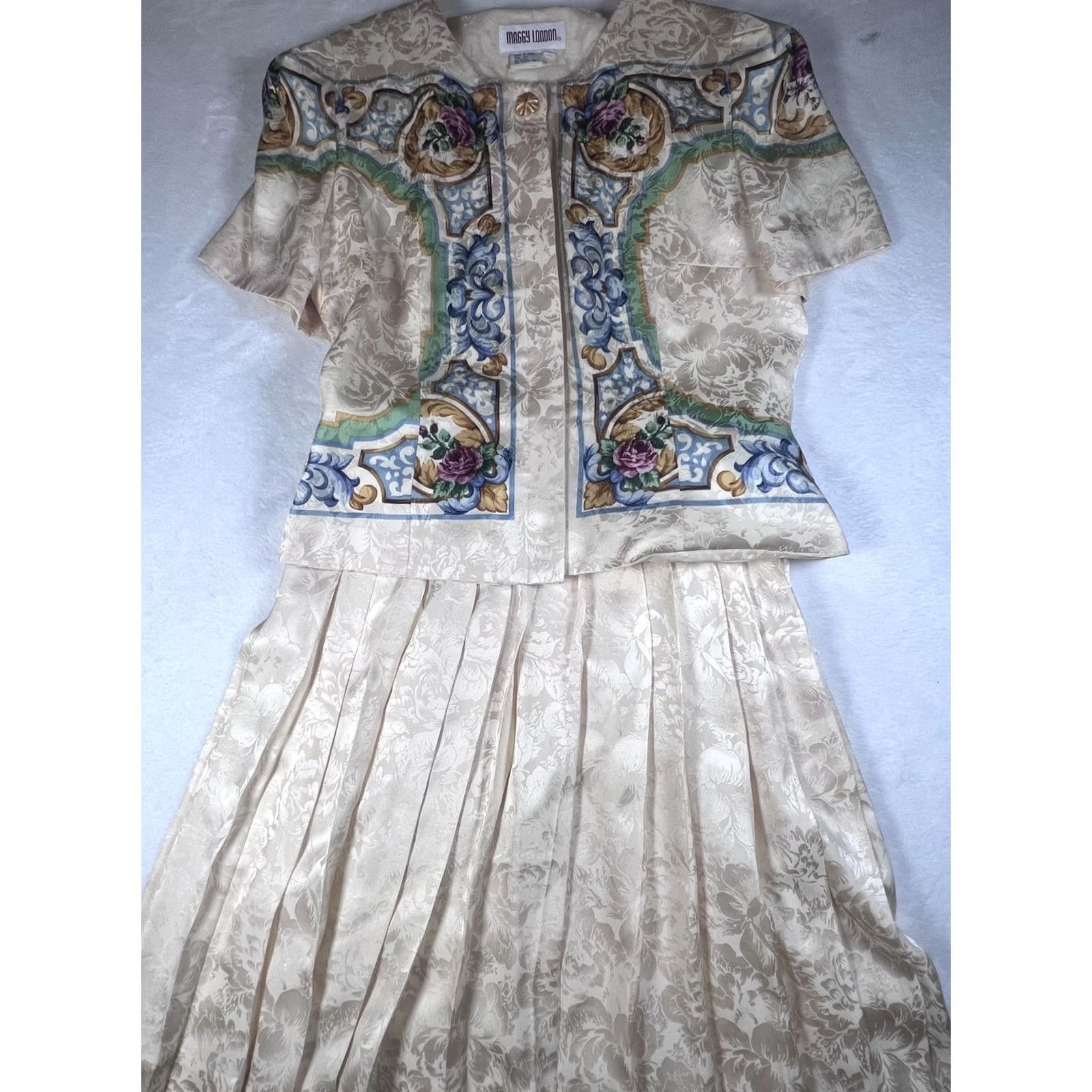 MAGGY LONDON Maggy London Skirt Suit Womens 8 White Silk Floral Pleated Short Sleeve Set 2 Piece Vintage No Size 30" / US 8 / IT 44 - 5 Thumbnail