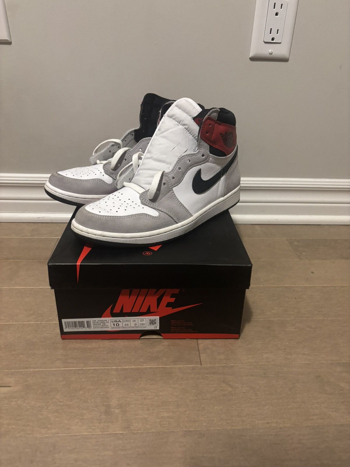 Jordan Brand Jordan 1 smoke grey Size US 10 / EU 43 - 1 Thumbnail