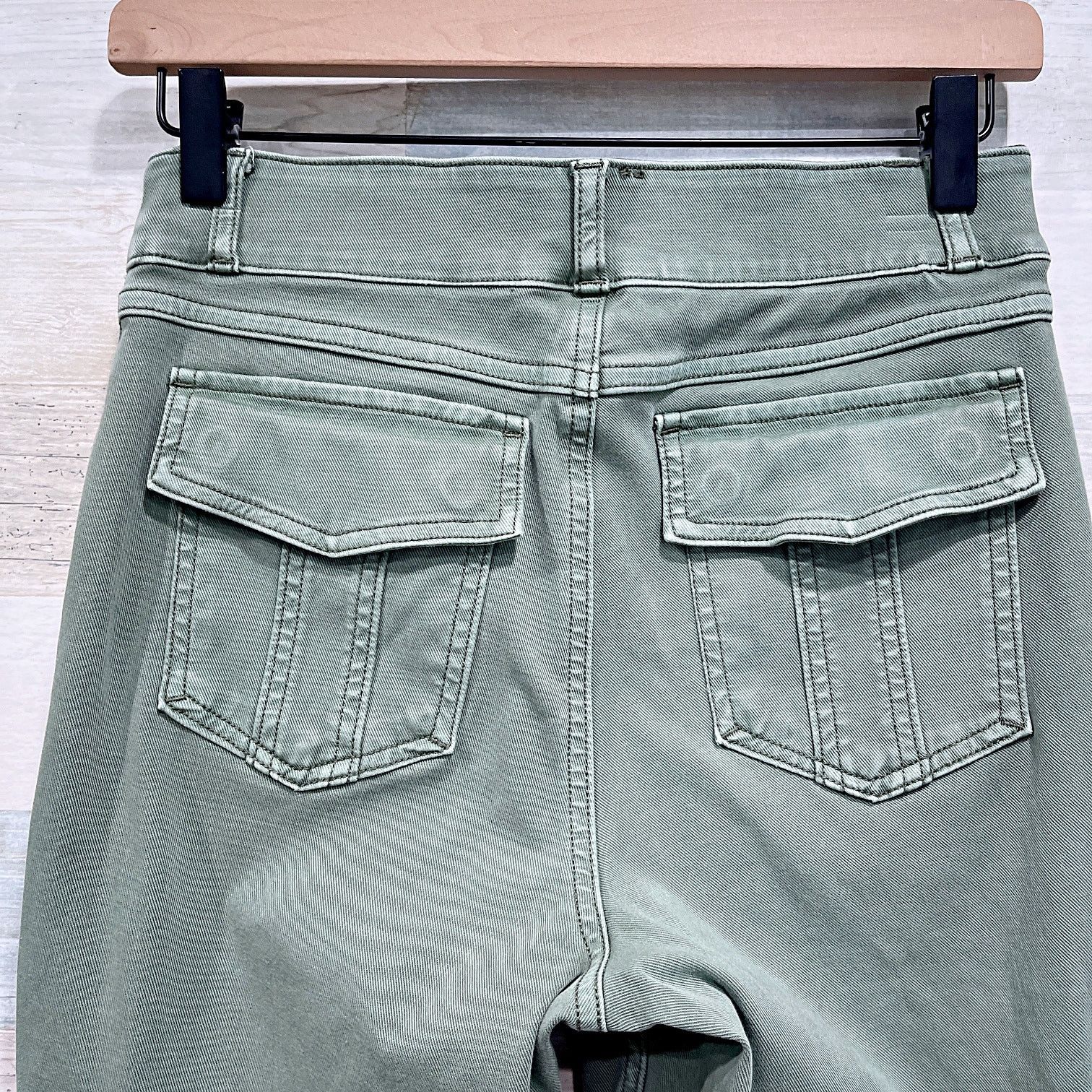 Spanx SPANX Stretch Ankle Cargo Pant Sage Green Womens Medium Size 30" / US 8 / IT 44 - 4 Thumbnail