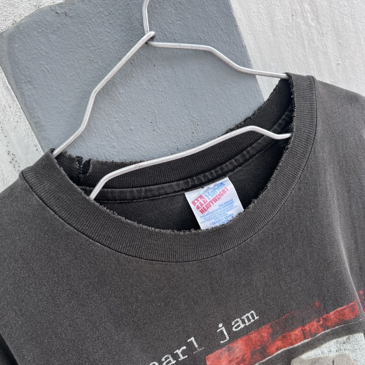 Band Tees Vintage 90s Pearl Jam Window Pain Tee XL Thrashed Sun Faded Size US XL / EU 56 / 4 - 4 Thumbnail