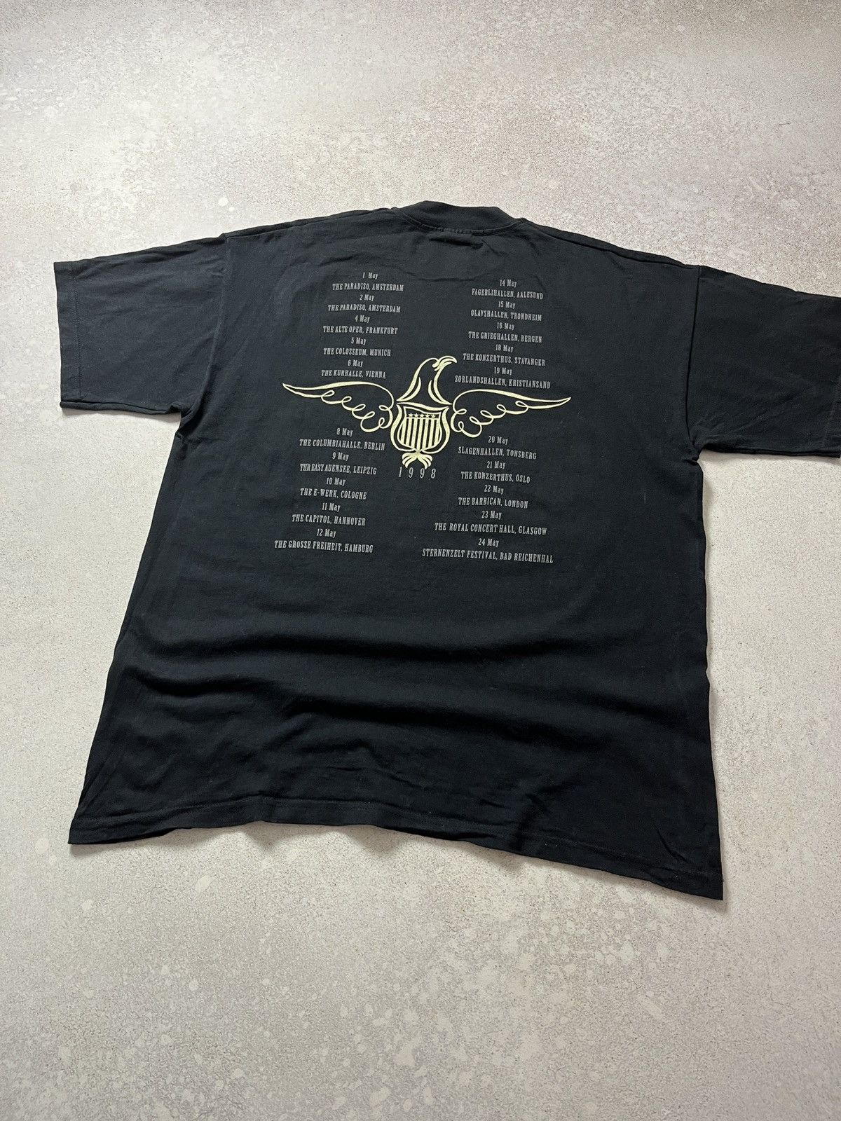 Band Tees Vintage Willie Nelson Band T-Shirt 90s European Tour 1998 Size US XL / EU 56 / 4 - 6 Thumbnail