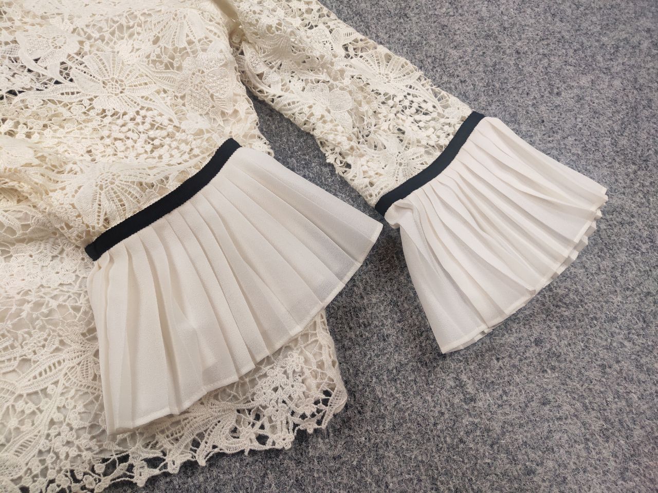 Erdem Erdem x H&M lace Top blouse ruffles contrasting ribbon Size S / US 4 / IT 40 - 10 Thumbnail