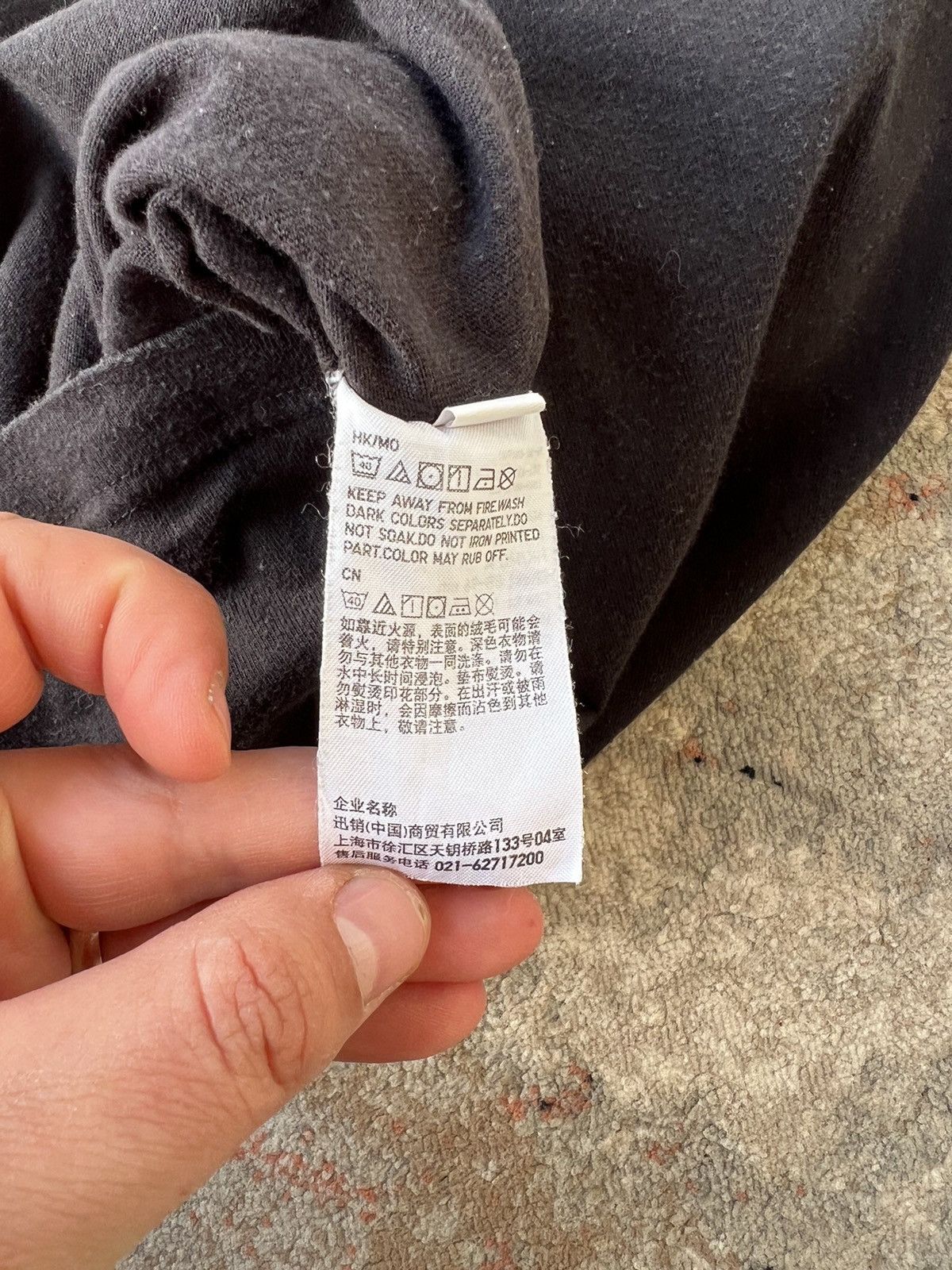 Uniqlo Uniqlo Blizzard Tee Size US M / EU 48-50 / 2 - 6 Thumbnail