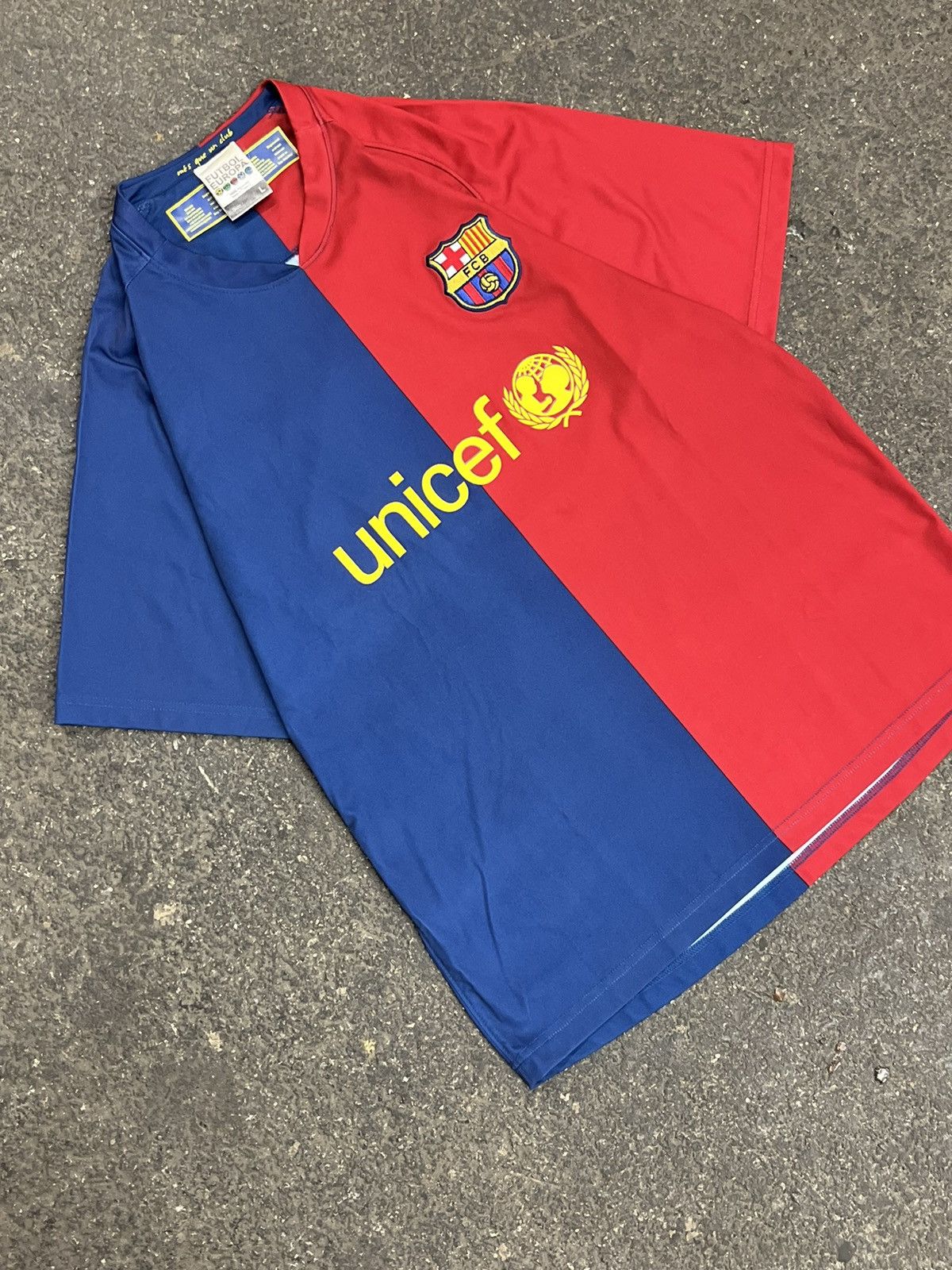 Vintage FC Barcelona soccer jersey vintage streetwear hype rare y2k Size US L / EU 52-54 / 3 - 4 Thumbnail