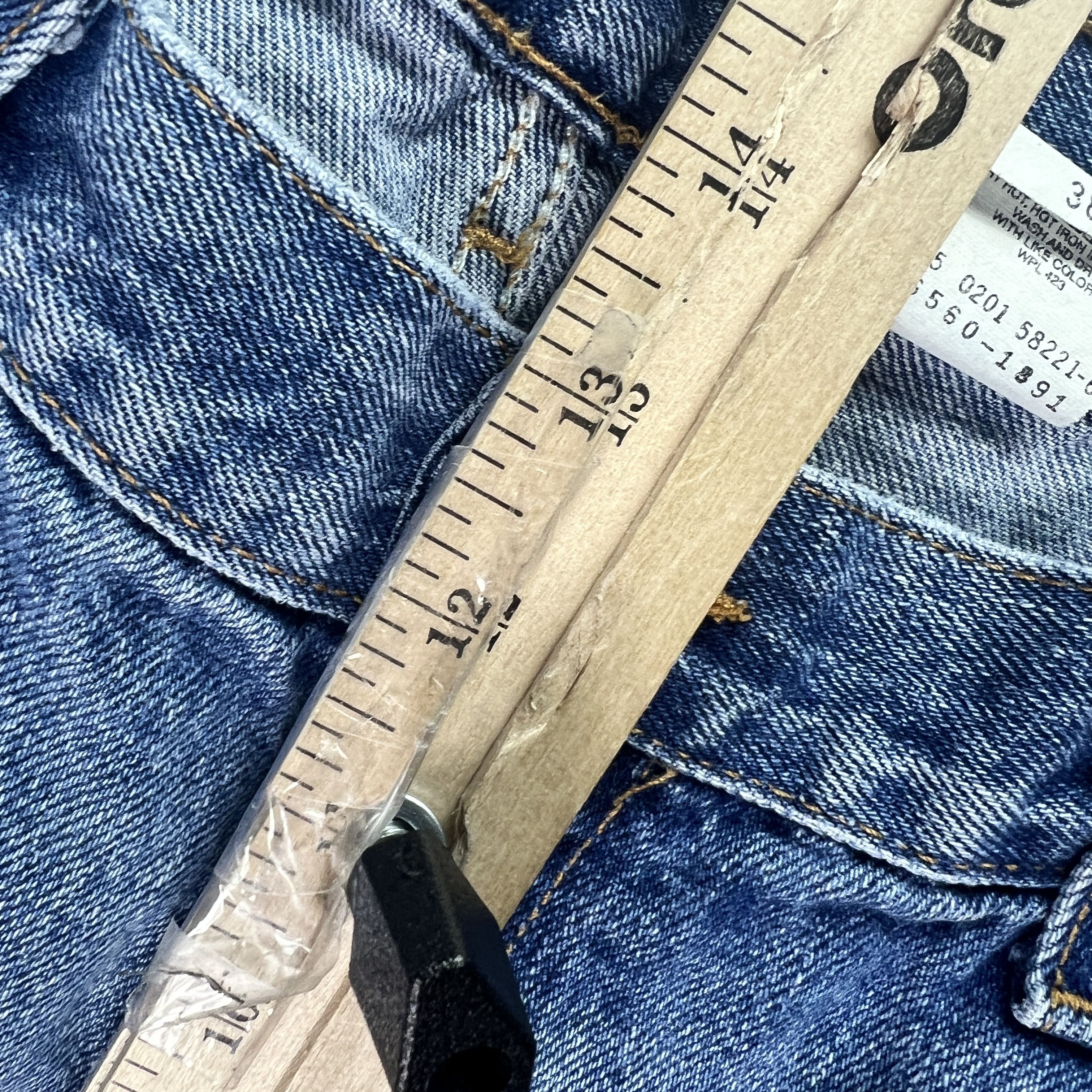 Levi's Y2K Levi's Jean Shorts 560 Loose Faded Thrashed Denim Jorts Size US 36 / EU 52 - 19 Thumbnail