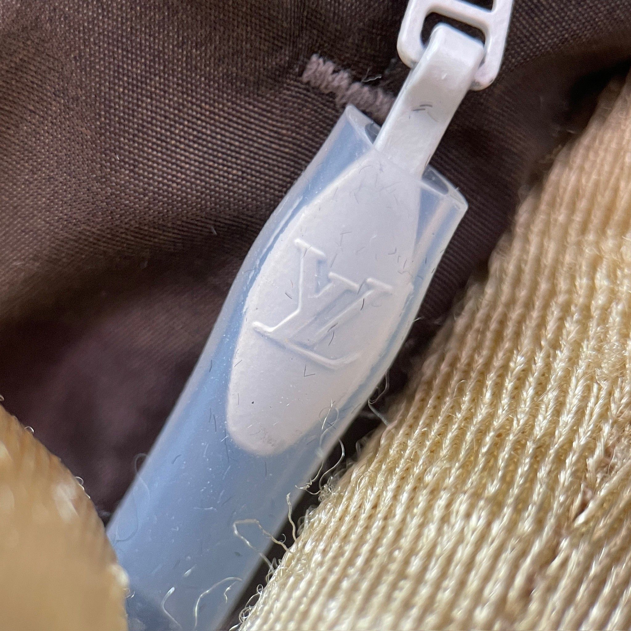 Louis Vuitton Louis Vuitton Monogram Light Nylon Windbreaker Jacket. IT50 Size US L / EU 52-54 / 3 - 12 Thumbnail