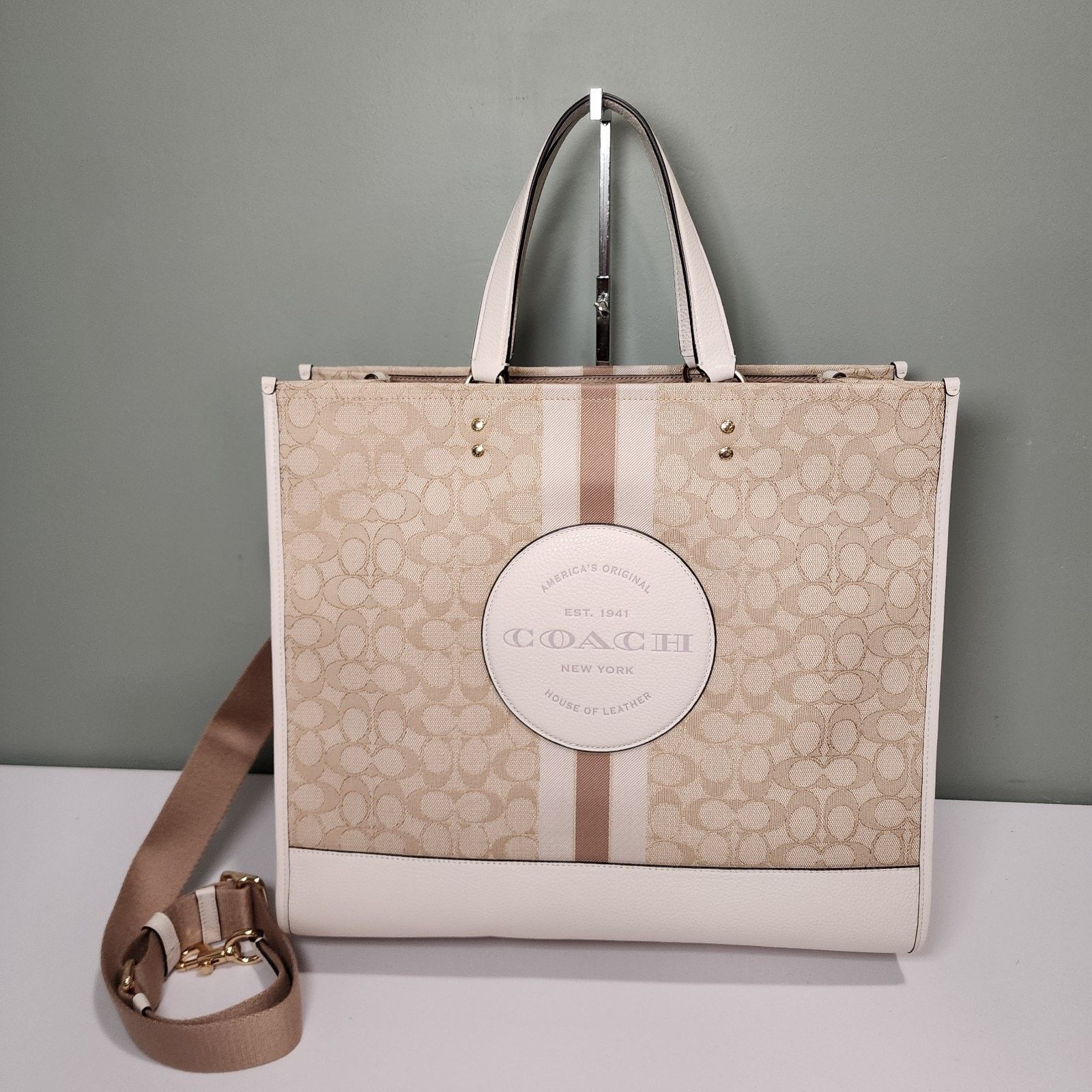 Coach NWT Coach C8418 Dempsey 40 Tote Signature Jacquard Patch Size ONE SIZE - 1 Thumbnail