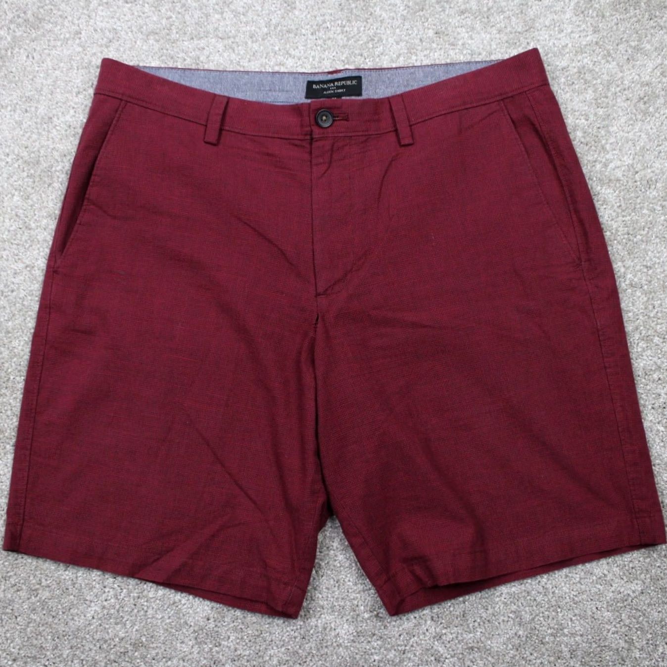 Banana Republic Banana Republic Aiden Short Shorts Mens 35 Red/Black Cotton Chino w/ 9" inseam Shirt Mens 35 Red/Black Cotton Chino w/ 9" inseam Size US 35 - 2 Thumbnail