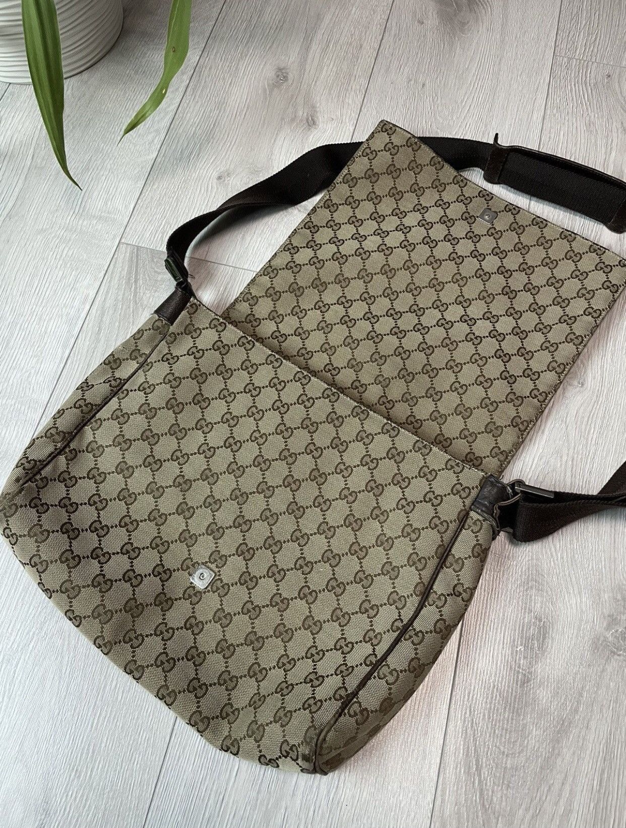 Gucci × Vintage 🔥Gucci vintage Monogram big messenger /shoulder Bag 🔥 Size ONE SIZE - 15 Thumbnail