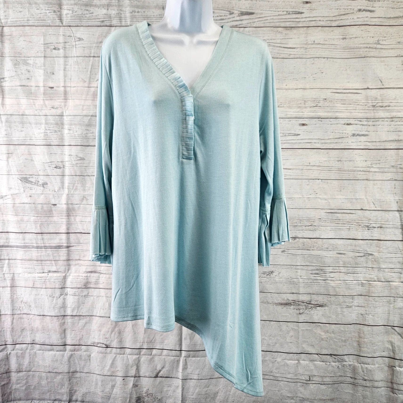 Soft Surroundings Soft Surroundings Blouse Womens Oleander Top L Solid Teal 3/4 Sleeve V-Neck Pullover Tunic Dressy Womens Size L / US 10 / IT 46 - 2 Thumbnail