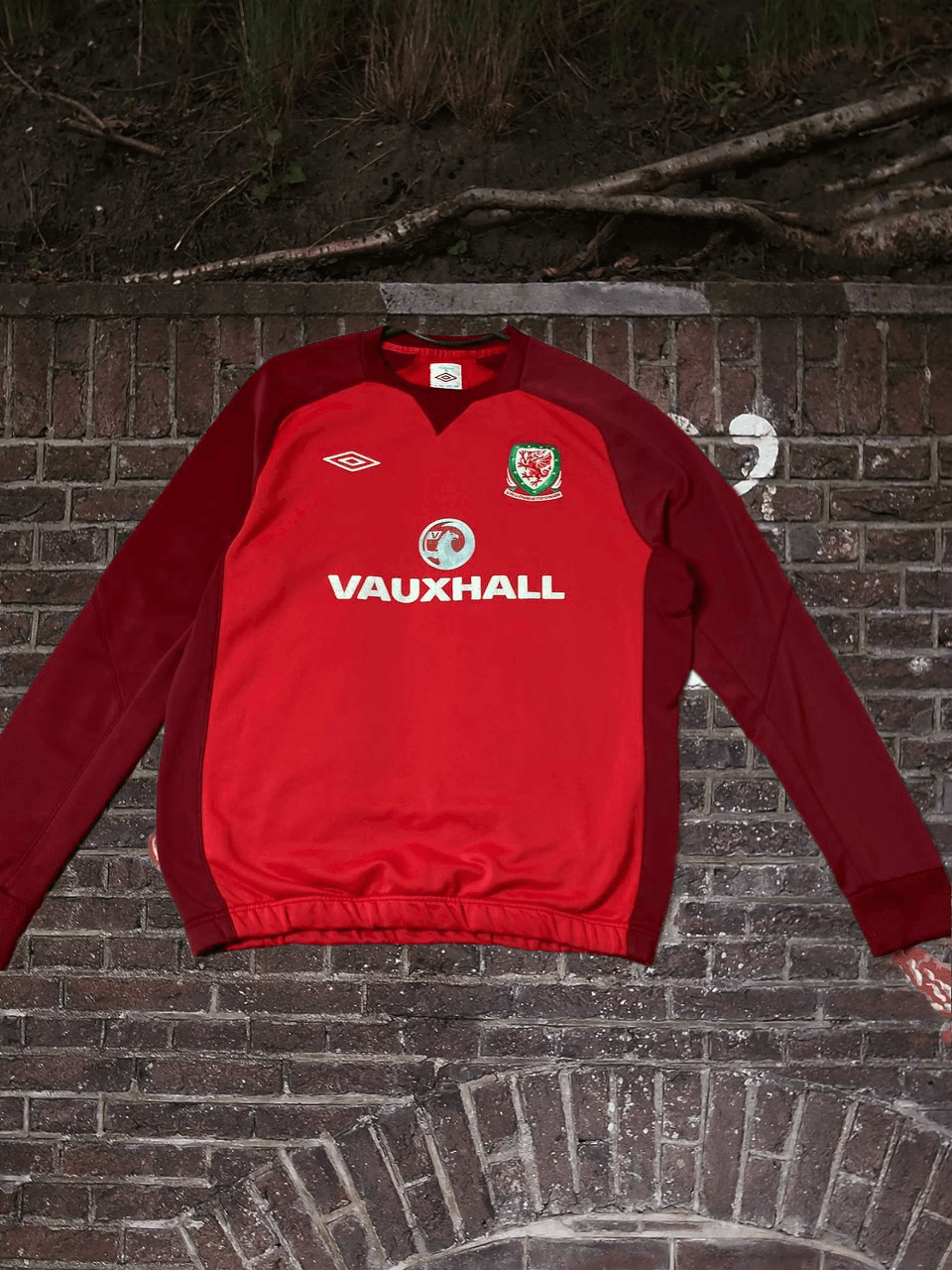 Umbro Wales Training football shirt Size US L / EU 52-54 / 3 - 1 Thumbnail