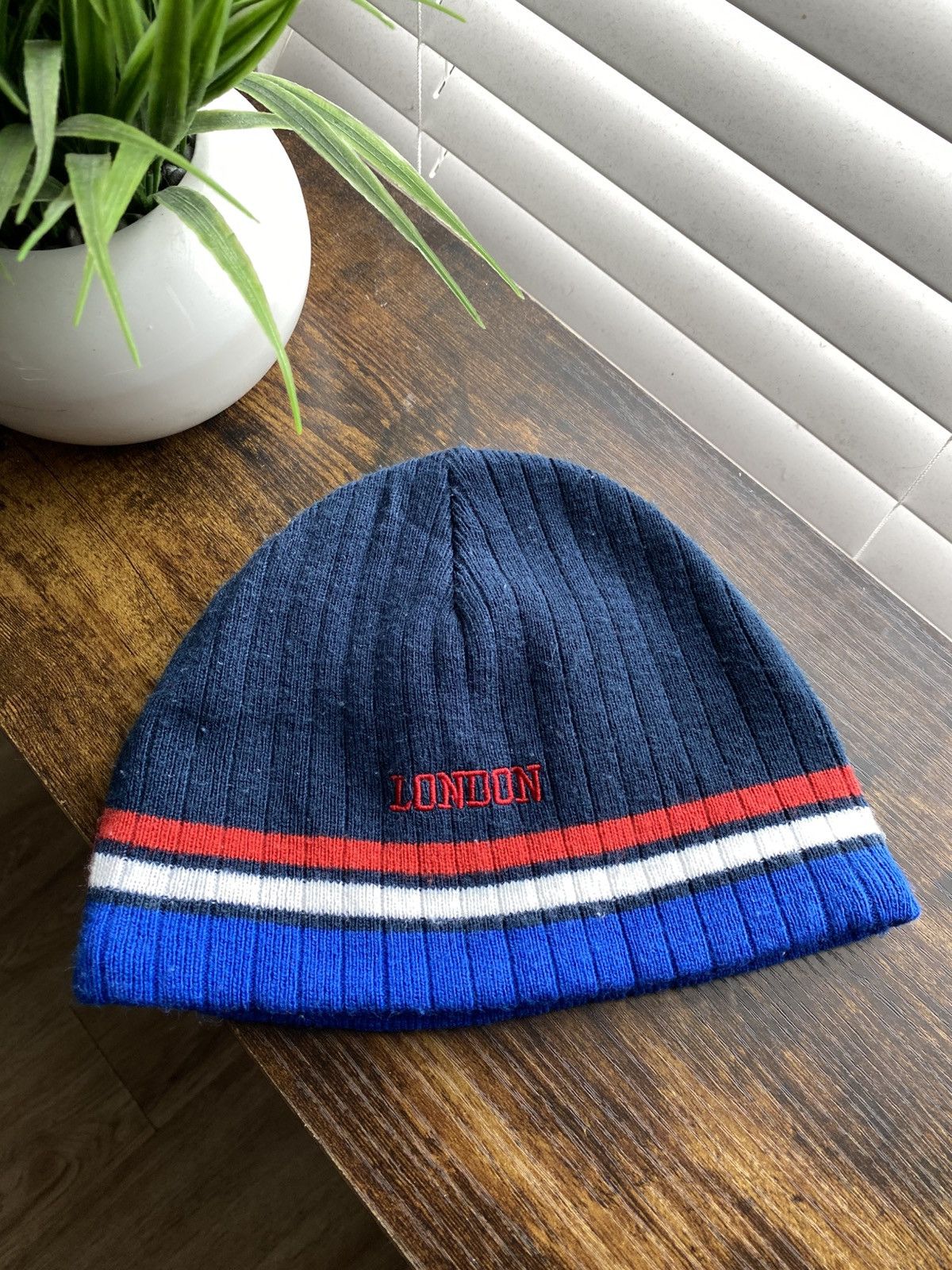 Vintage Vintage London England UK Beanie Size ONE SIZE - 2 Thumbnail