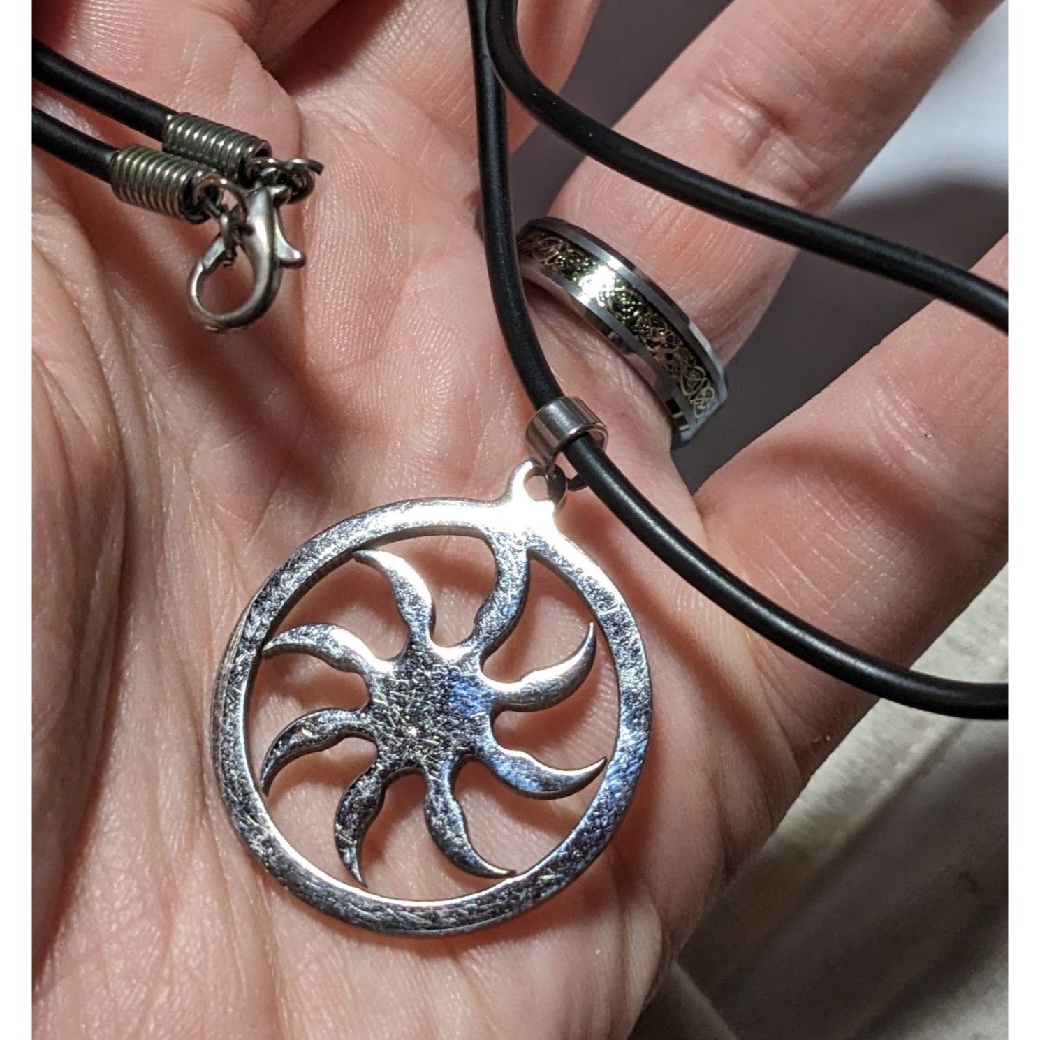Other 90s Style Stainless Steel Sun Pendant Necklace Size ONE SIZE - 4 Thumbnail