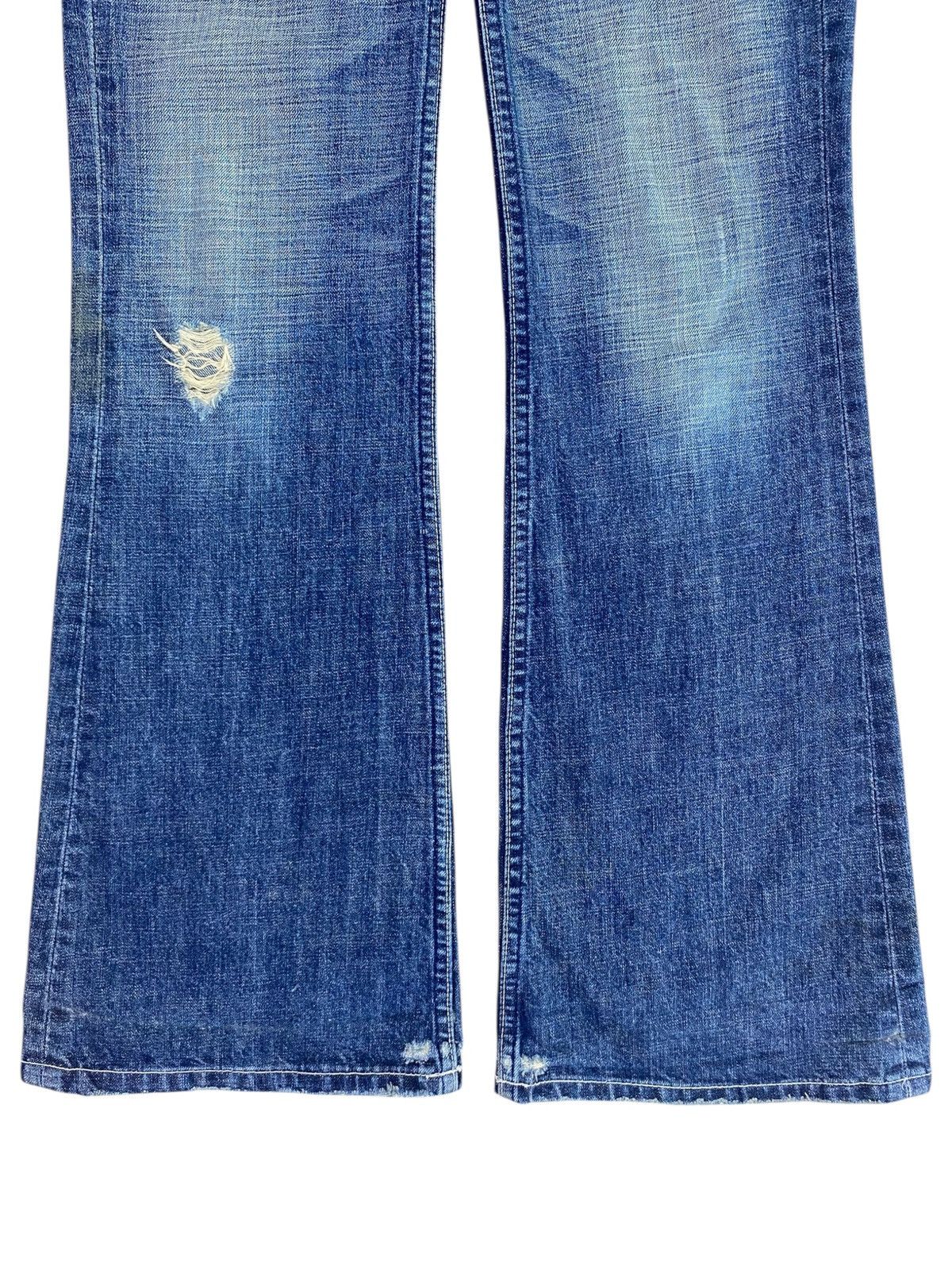 Levi's Vintage Levi’s Blue Faded Wash Style Flare Jeans Size US 28 / EU 44 - 9 Thumbnail