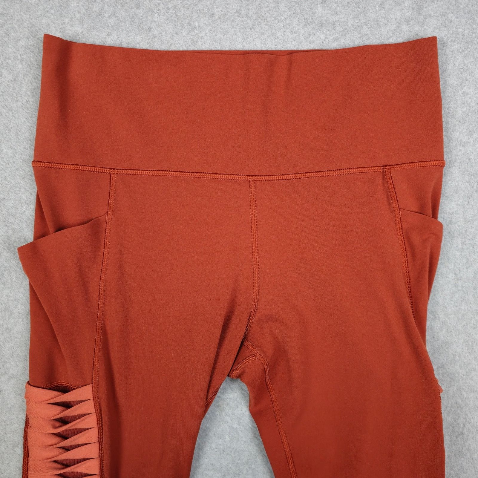 Athleta Athleta Large Salutation 7/8 Tight in Powervita Leggings Size 29" - 4 Thumbnail