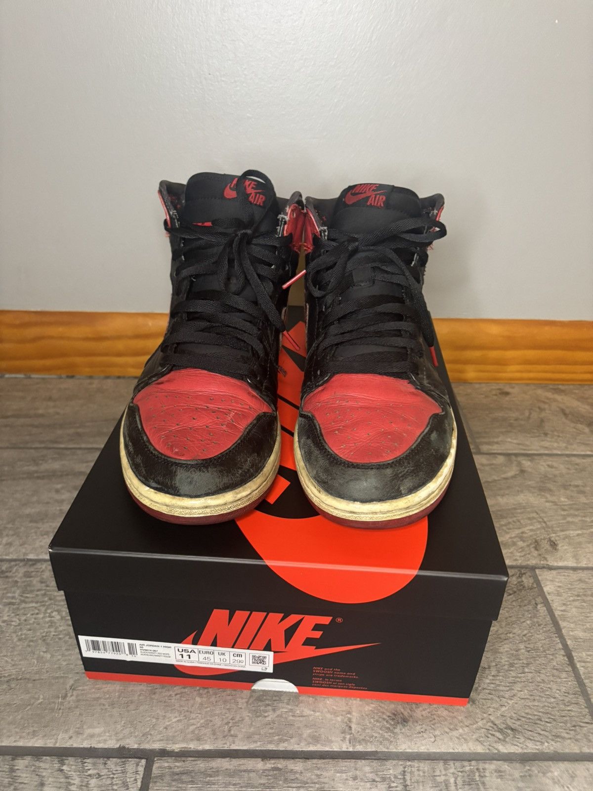 Jordan Brand 2011 Air Jordan 1 Retro High Banned Size US 10.5 / EU 43-44 - 6 Thumbnail