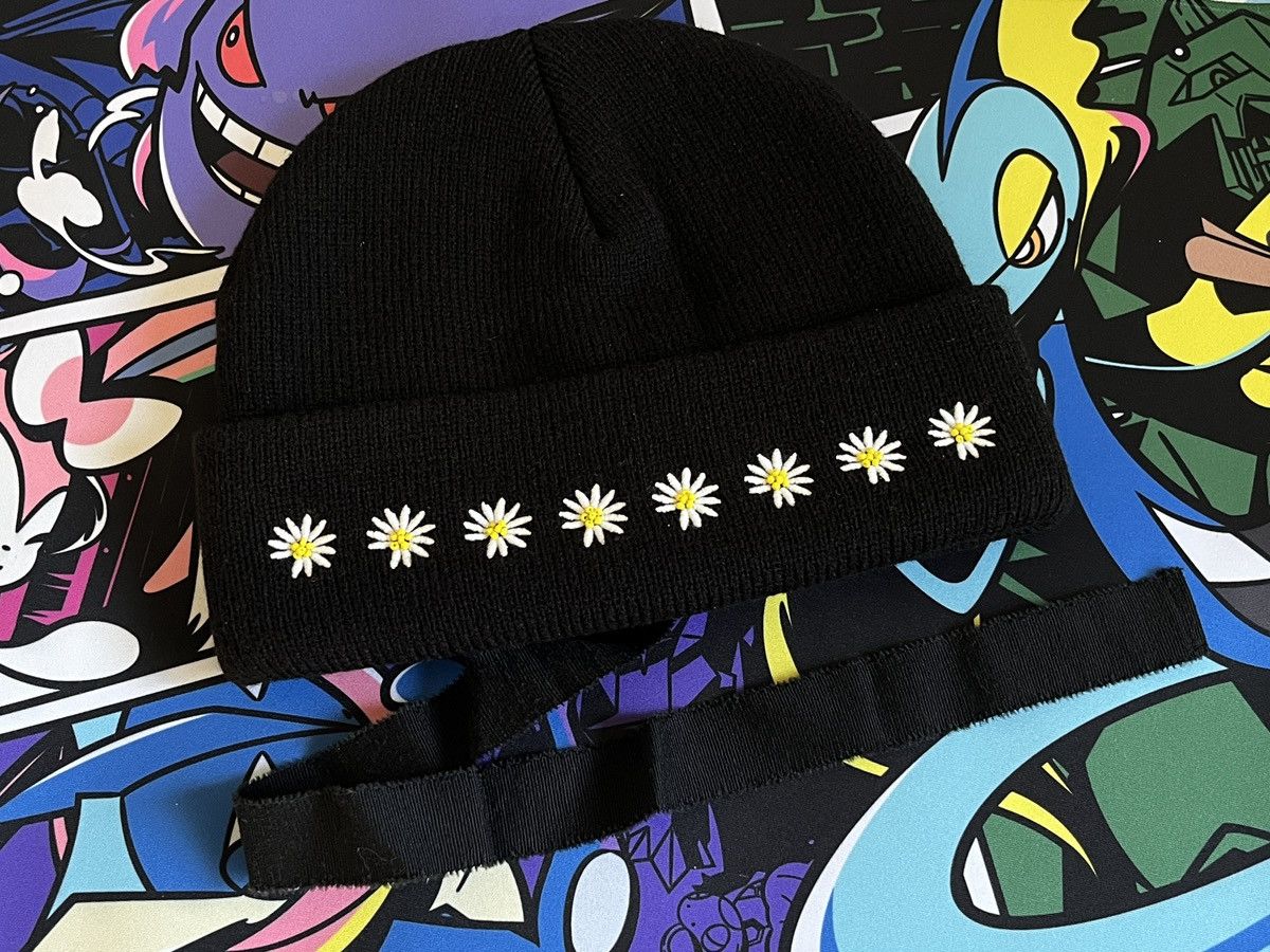 peaceminusone PMO Knit Cap Daisy Beanie Size ONE SIZE - 1 Thumbnail