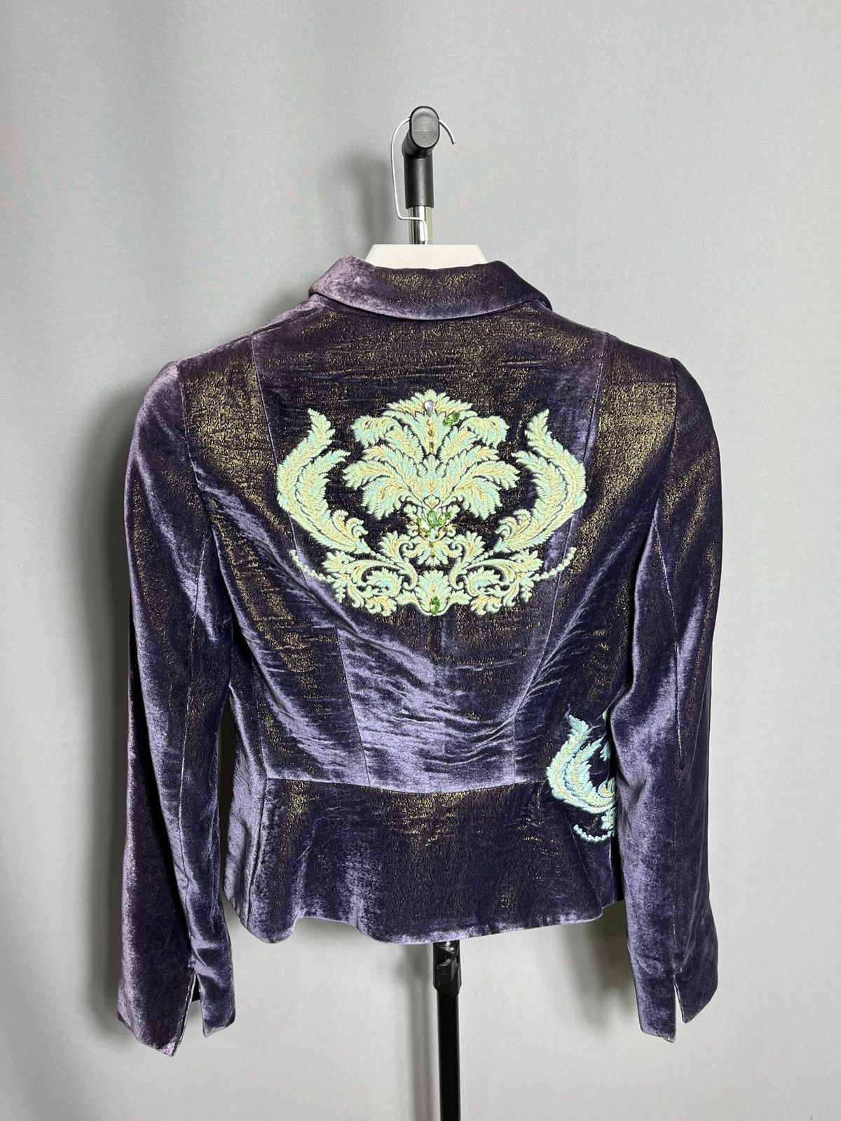 Blumarine blumarine jacket blazer embroidery flowers rayon purple velv Size S / US 4 / IT 40 - 7 Thumbnail