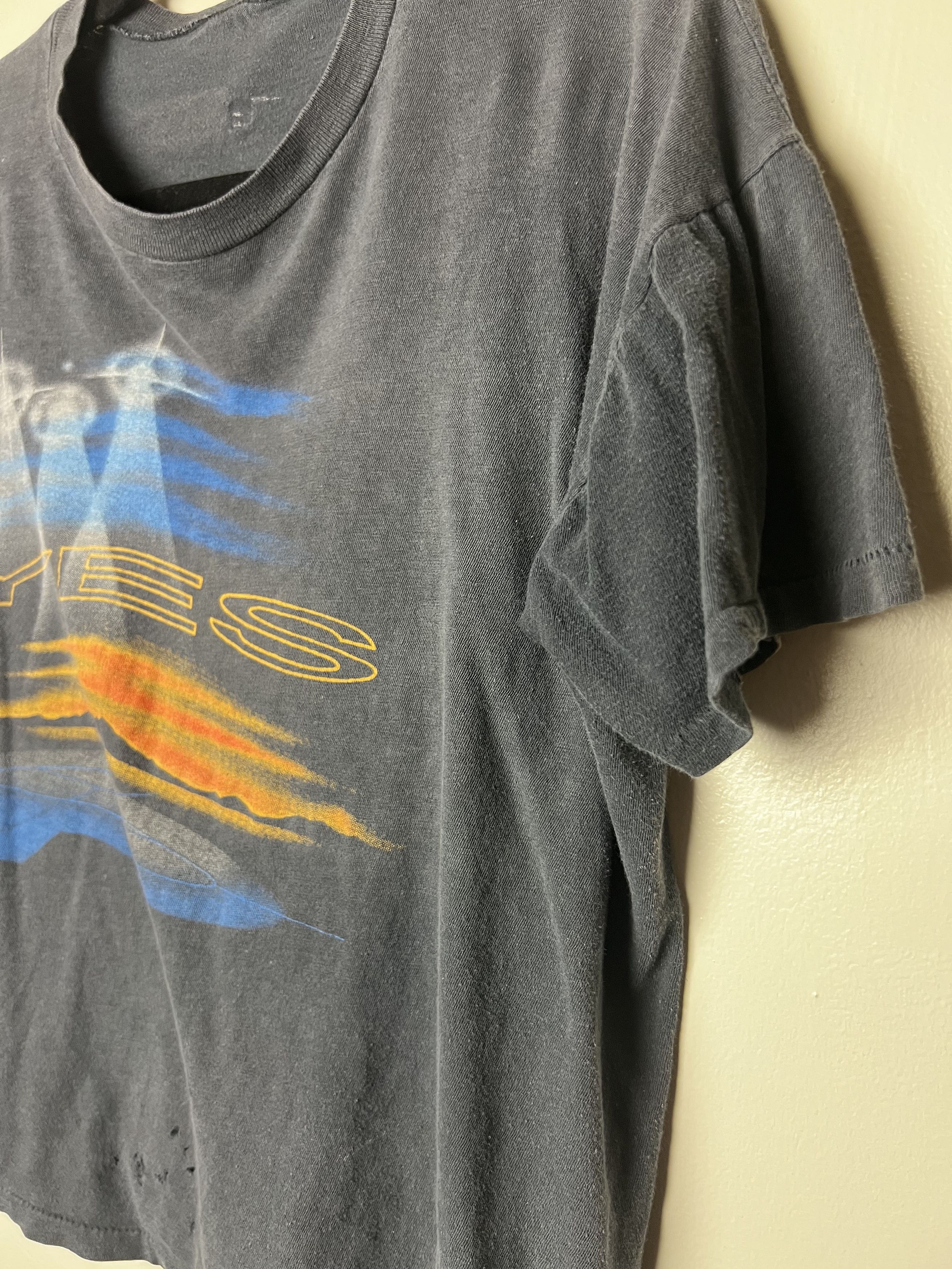 Vintage Vintage YES 1984 World Tour Band T-Shirt Size US S / EU 44-46 / 1 - 4 Thumbnail