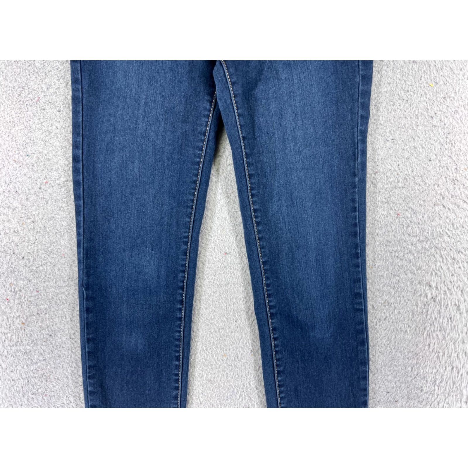 Vintage WallFlower Jeans Jeans Women 3 Blue Denim Skinny Low Rise 22x25 WallFlower Jeans Women 3 Blue Denim Jeans Skinny Low Rise 22x25 Size 26" / US 2 / IT 38 - 3 Thumbnail