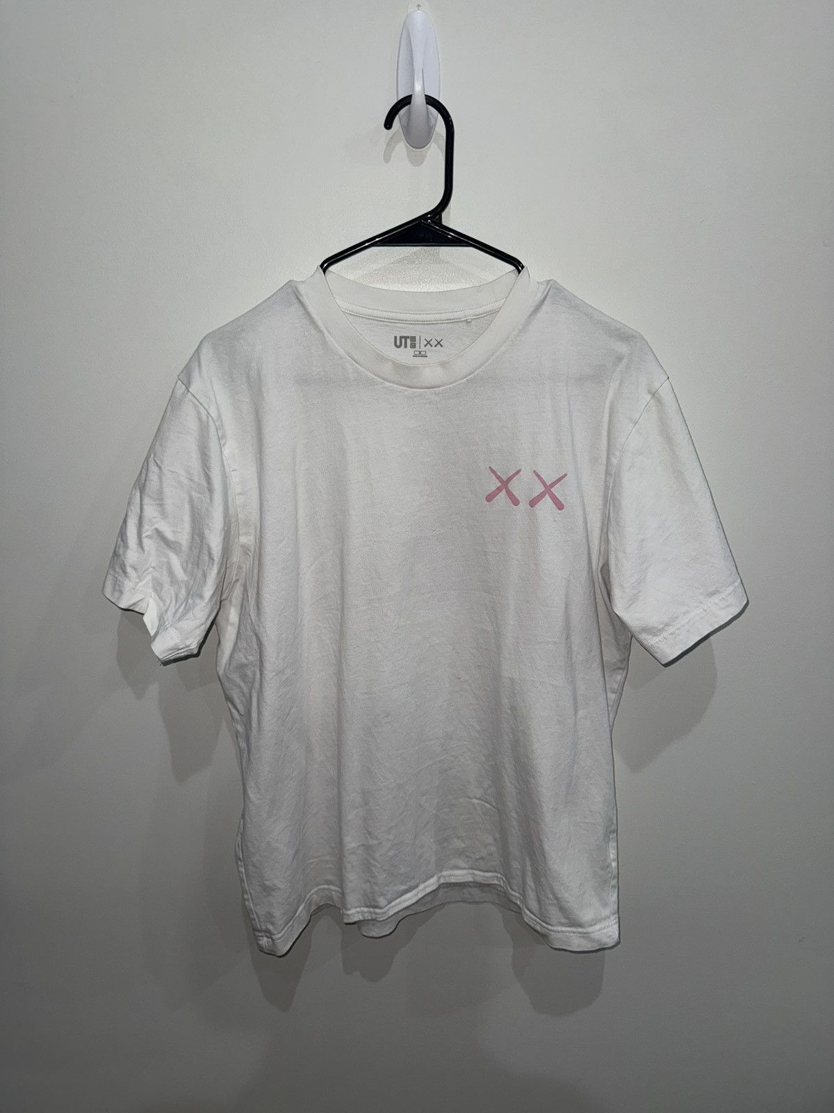 Kaws × Uniqlo Uniqlo x Kaws Graphic Tee Size US M / EU 48-50 / 2 - 1 Thumbnail