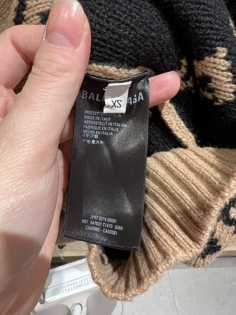 Balenciaga Balenciaga Khaki Crewneck Sweater New Size XS, In Stock Size US XS / EU 42 / 0 - 3 Thumbnail