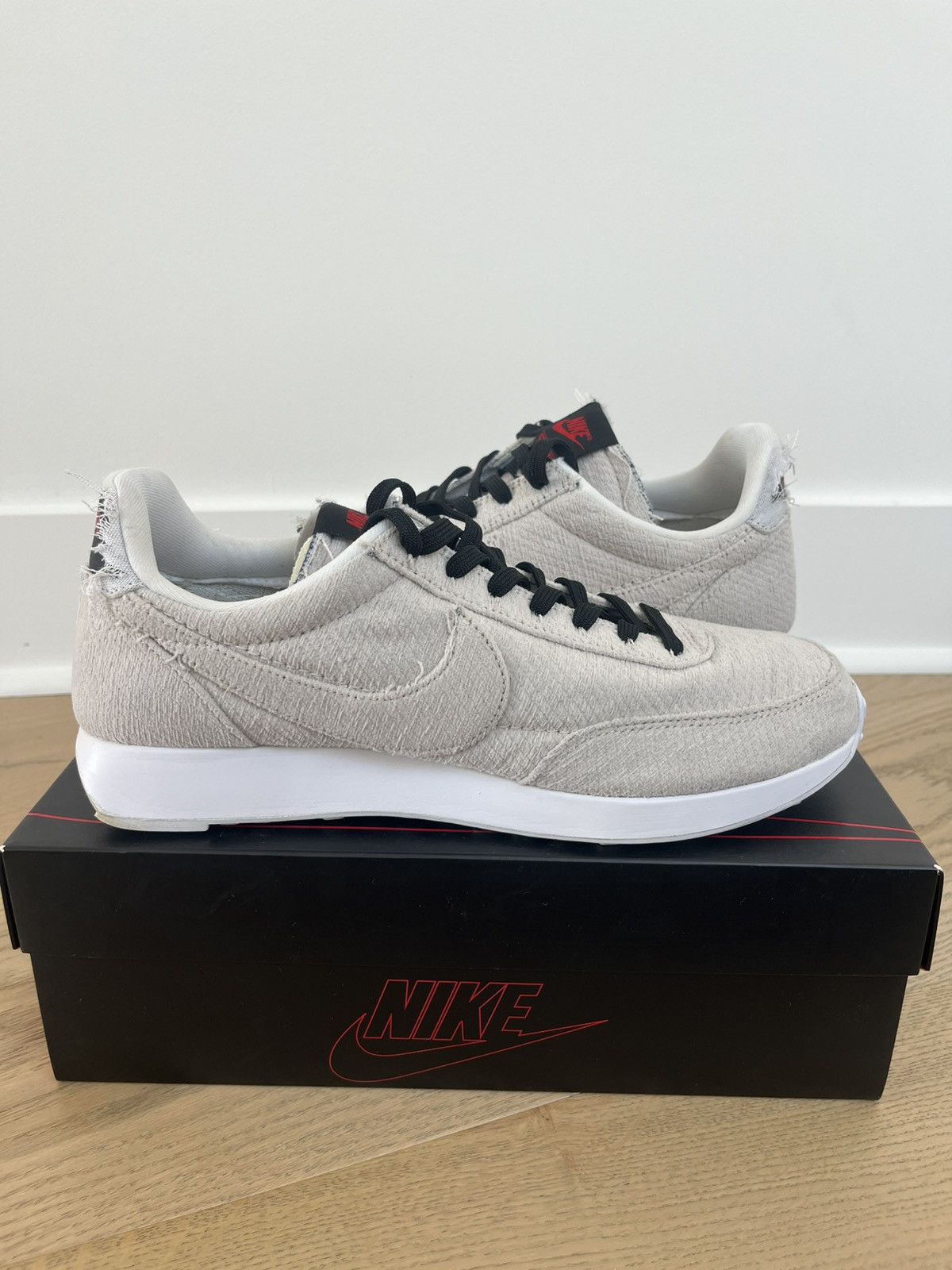 Nike Nike Stranger Things Size US 10.5 / EU 43-44 - 1 Thumbnail