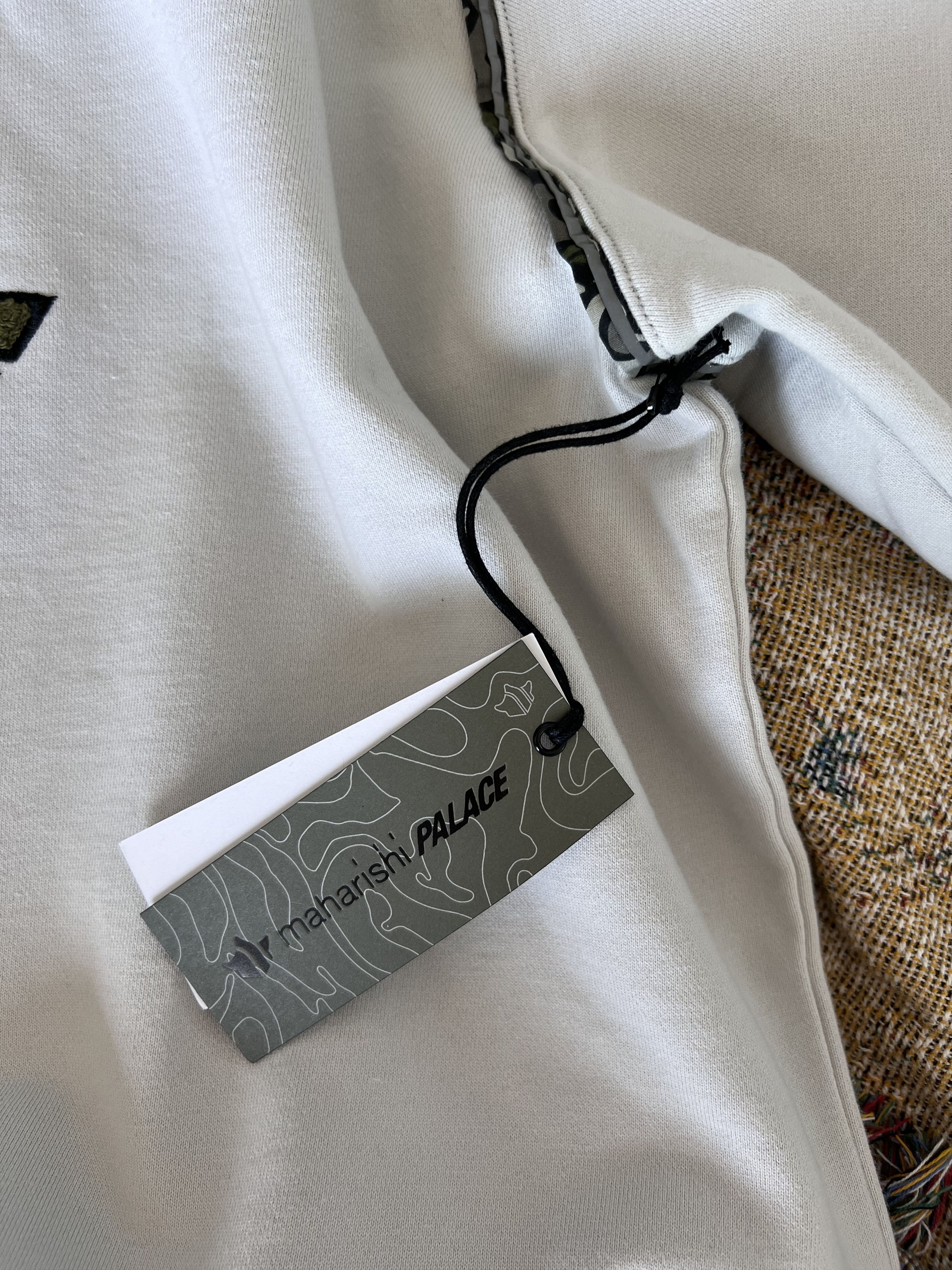 Maharishi × Palace Palace Maharishi Temple Crewneck Sweatshirt in Stone Size US XXL / EU 58 / 5 - 7 Thumbnail